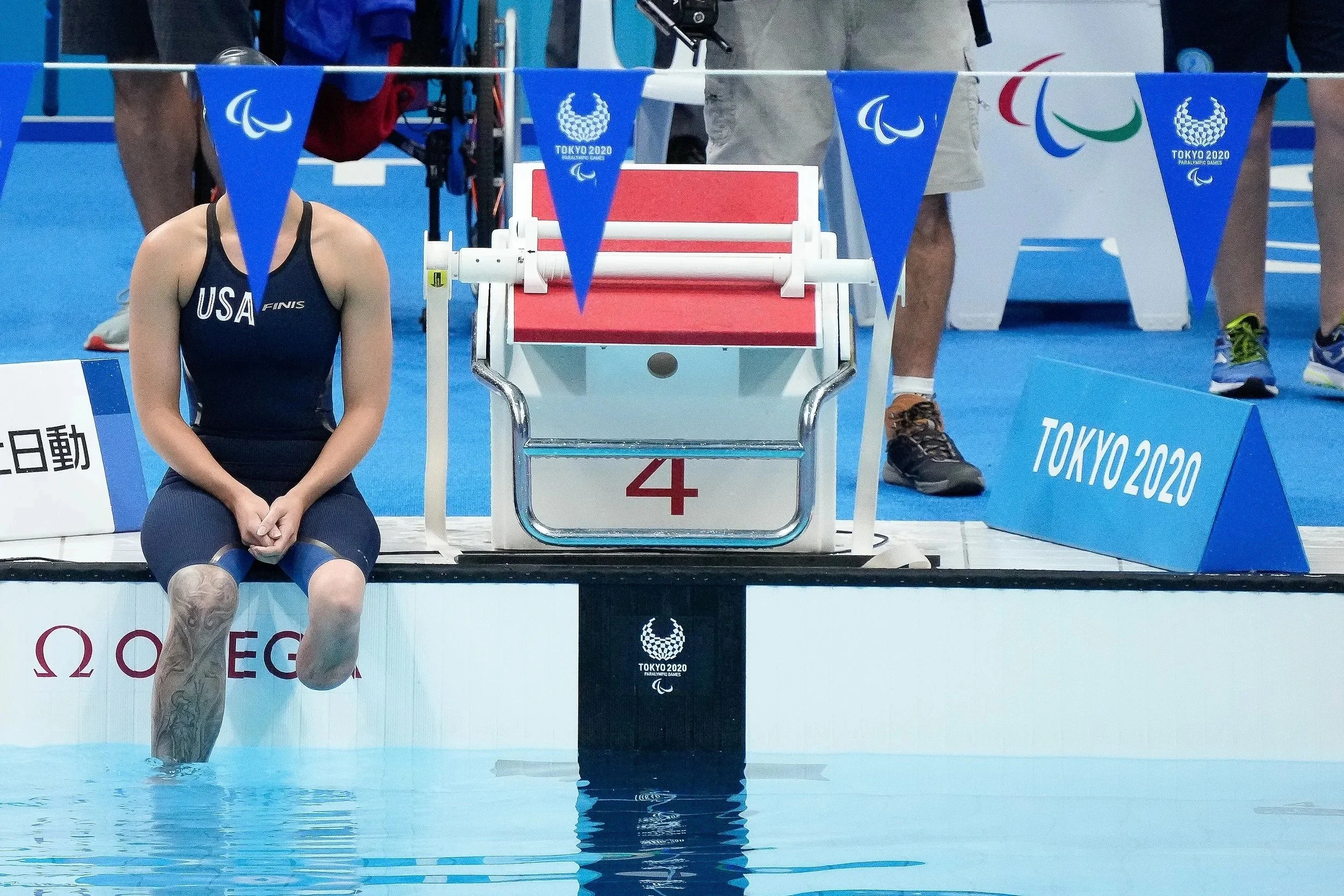 paralympic-swimming-starting-block-tokyo-sports-photographer.jpg