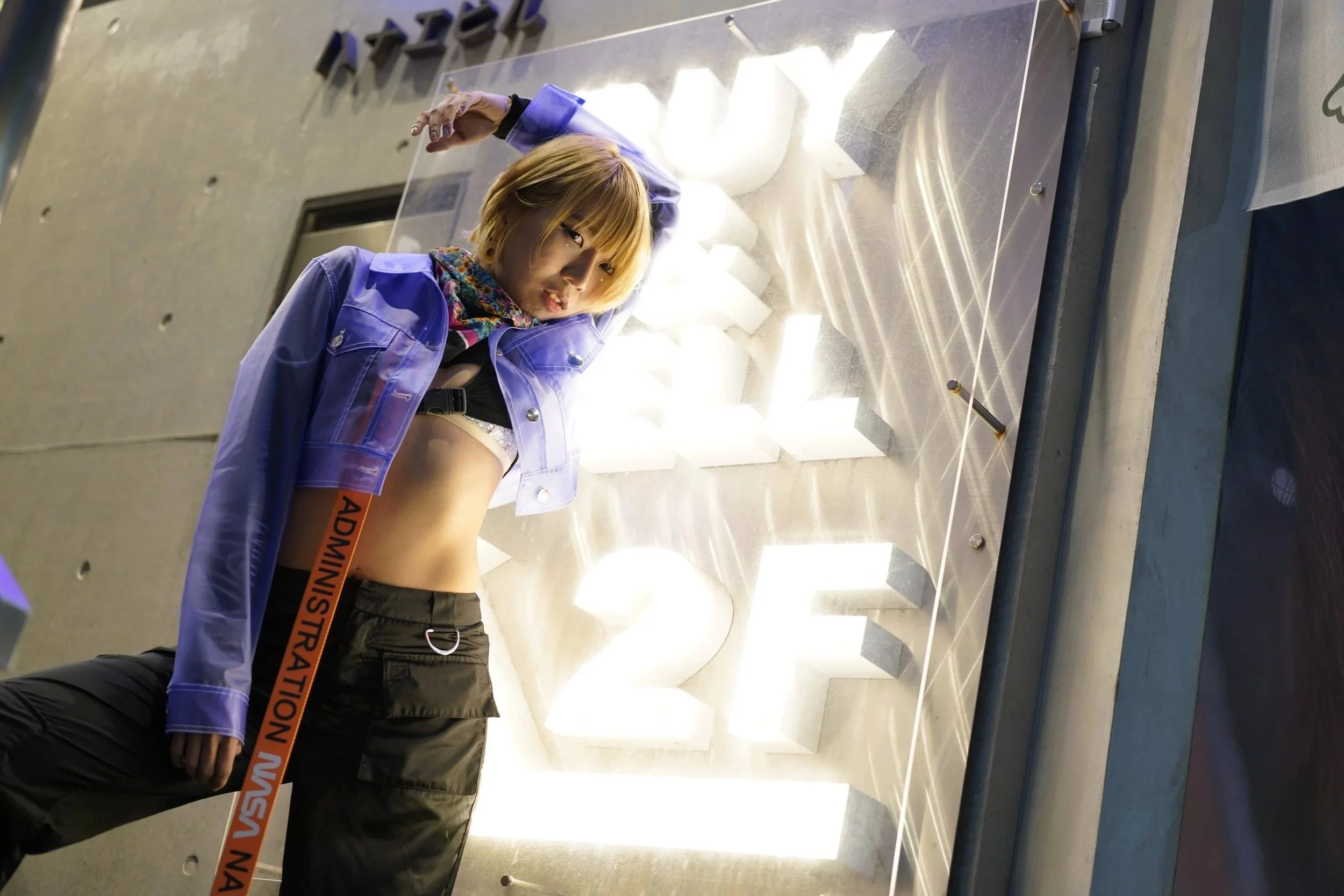 blue-vinyl-jacket-urban-streetwear-portrait-tokyo-portrait-photographer.jpg