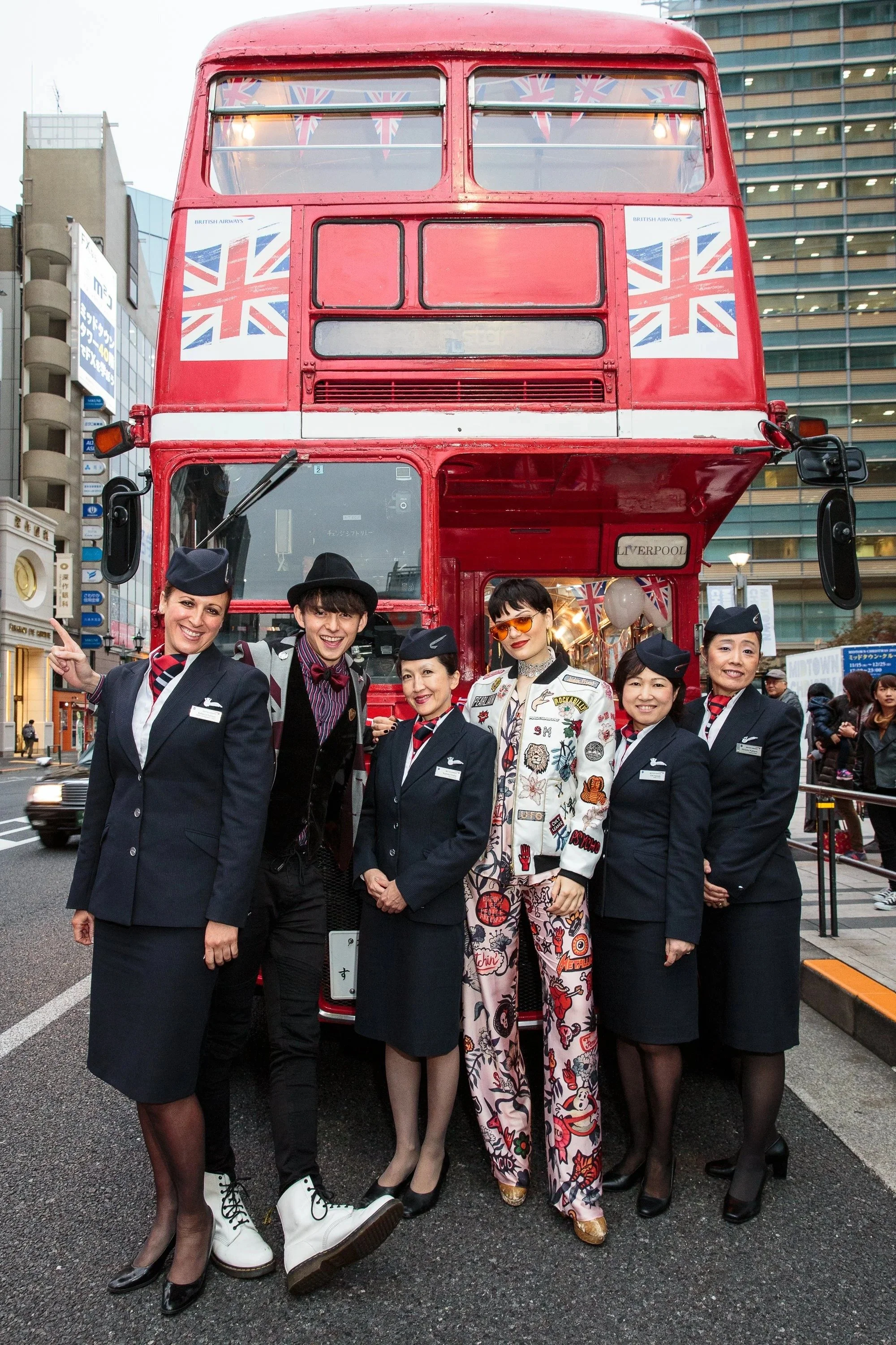celebrity-british-airways-bus-photocall-tokyo-entertainment-photographer.jpg
