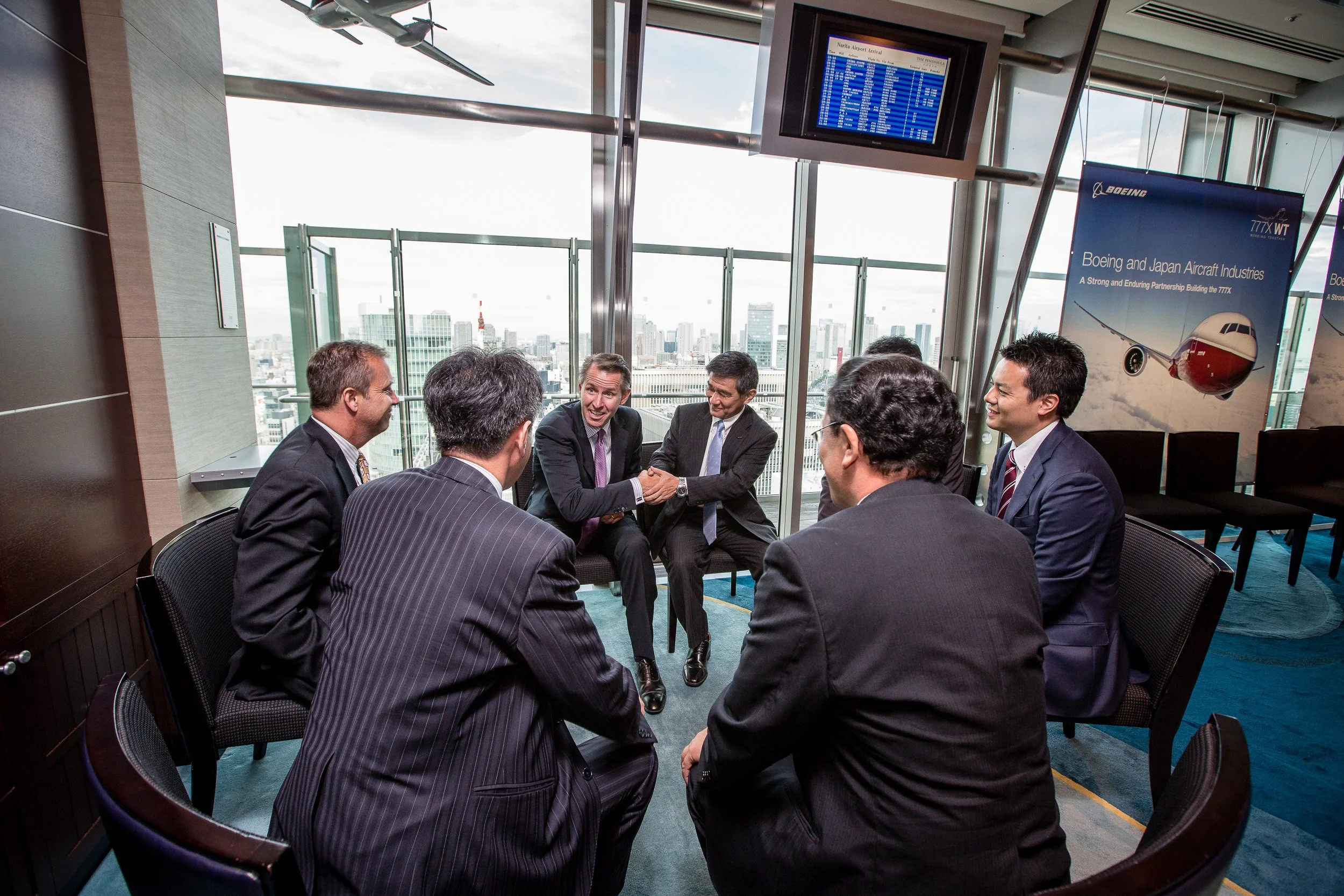 boeing-japan-aircraft-industries-executives-handshake-corporate-event-photographer-japan.jpg