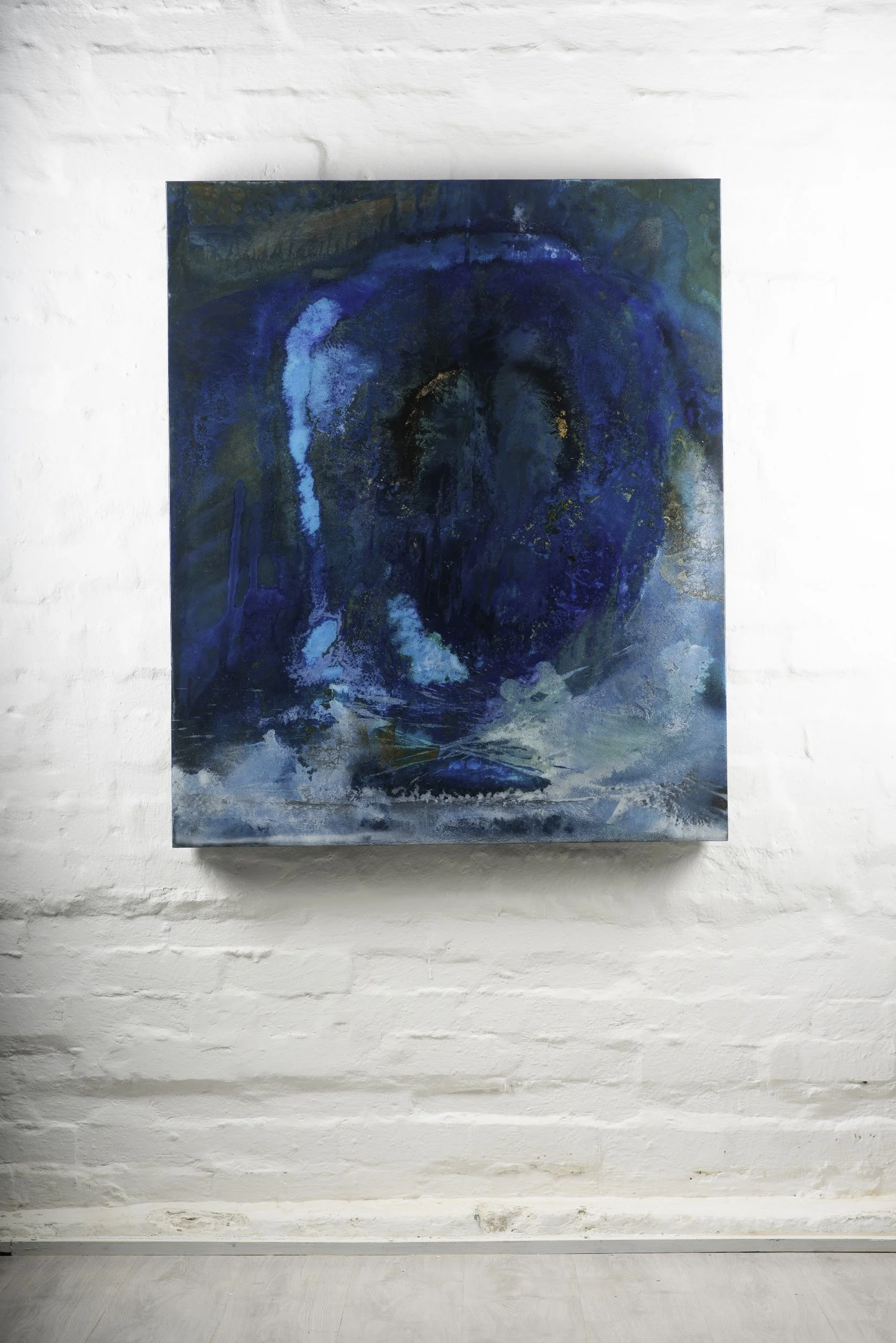 Held by the Sea
2025
100cm x 120cm
bronze patina resin 