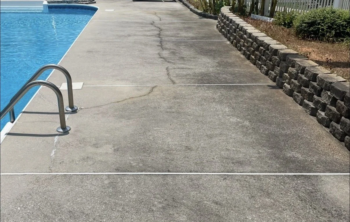 Pool decks, concrete walkways, driveways and retaining walls can all use a facelift with our washing services.