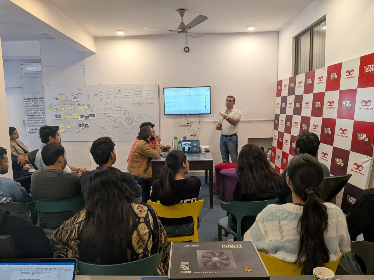 Kundan facilitating a small-group discussion with founders, New Delhi