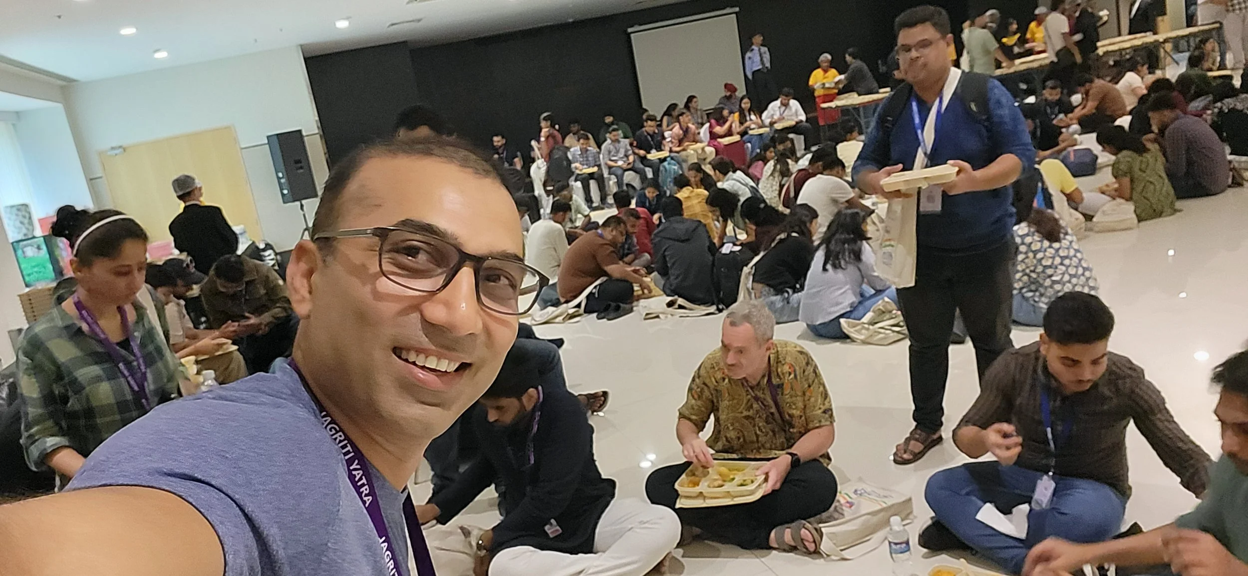 Kundan facilitating a small-group discussion with founders, New Delhi