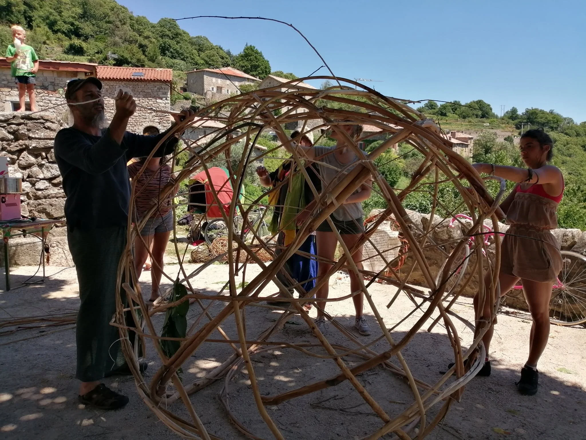 atelier tissage grand panier.jpg