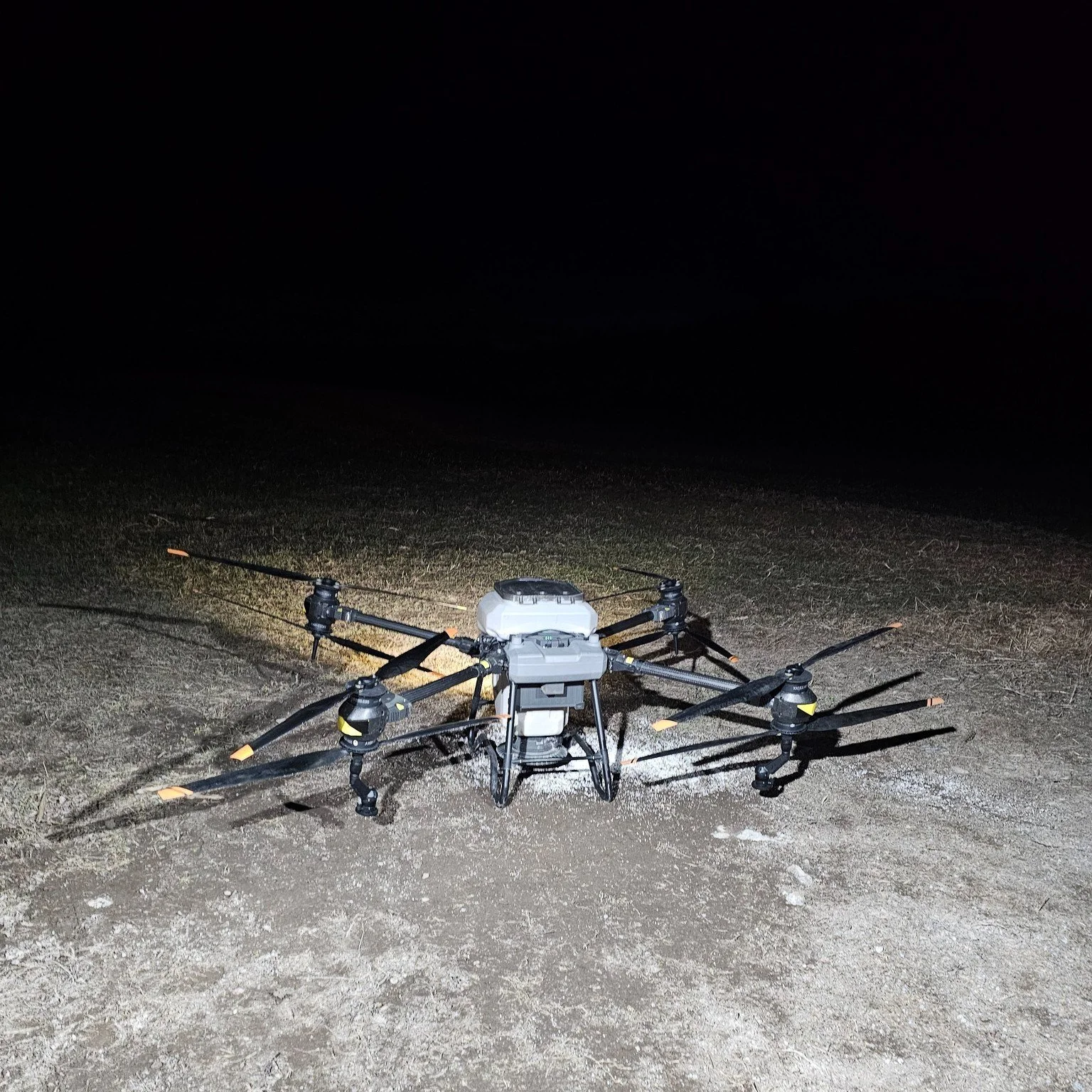 Another late night in the books trying to get our clover jobs wrapped up. 

We are well into booking fertilizer now, if you are hoping to get on our list, now is the time to call or message us;
📞613-402-7904 | 613-805-1773
📧apdroneapplications@gmai