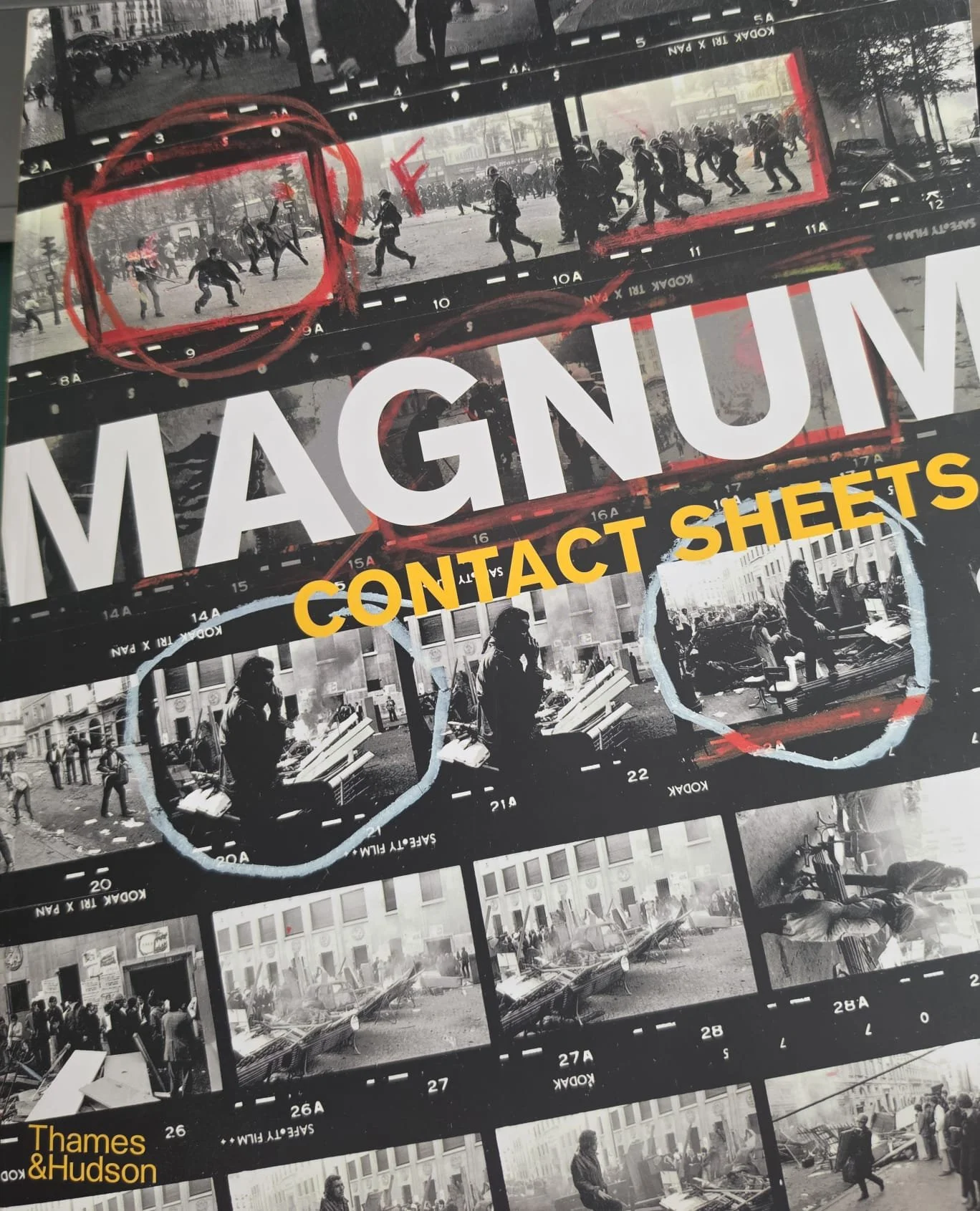 Lire l'invisible avec l'ouvrage Magnum Contact Sheets
