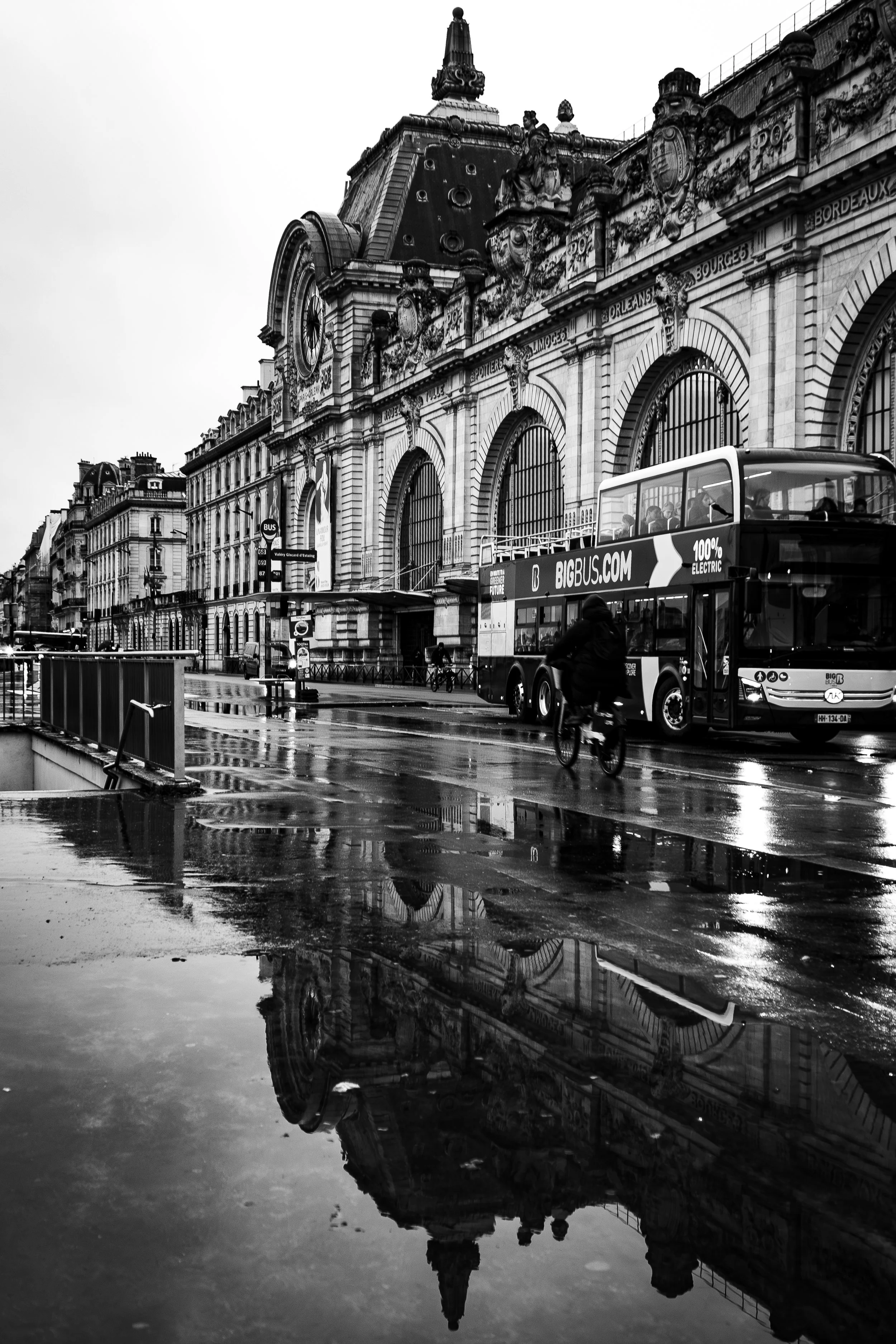 Orsay pluvieux.jpg
