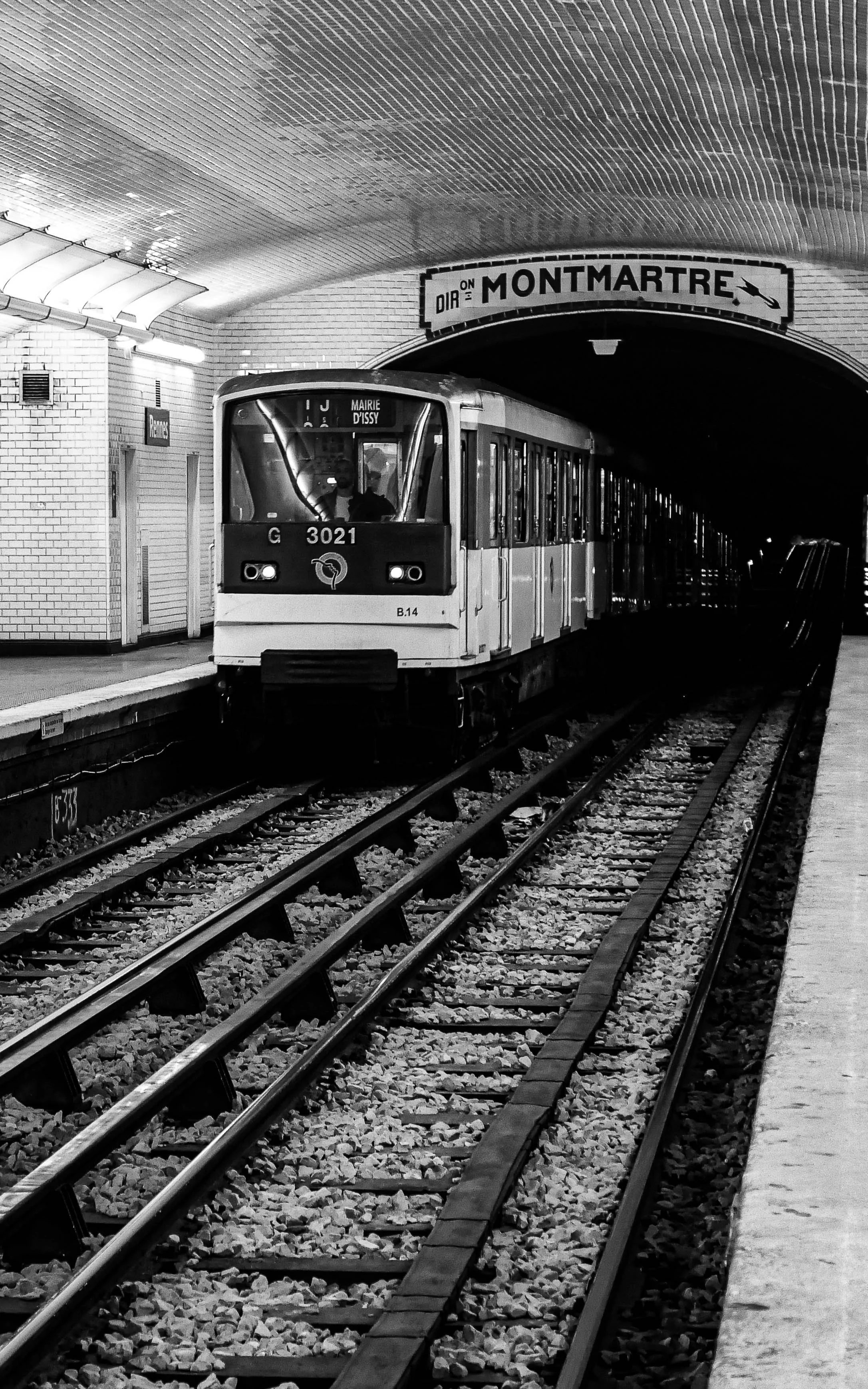 Metro Montmartre.jpg