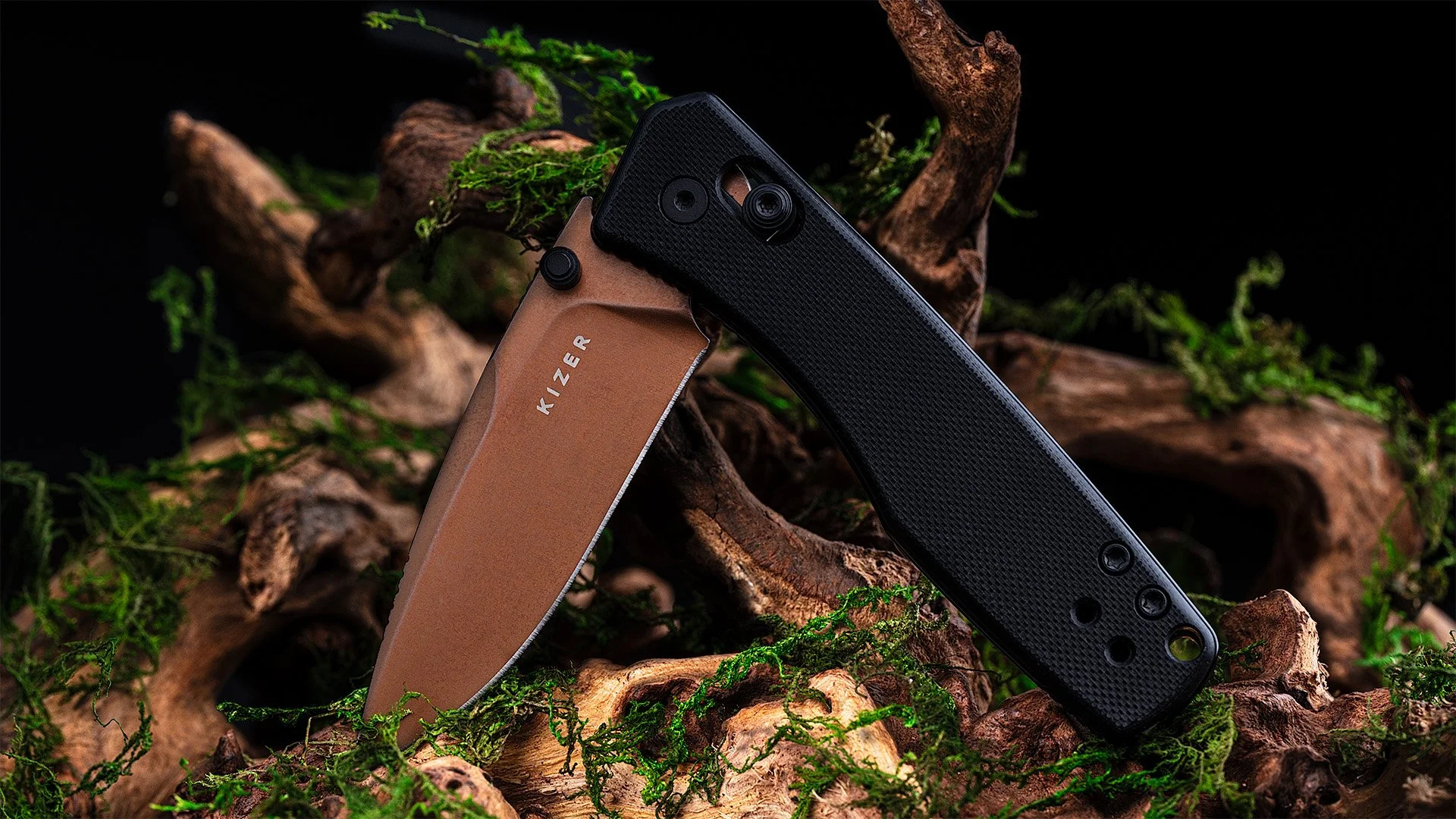 Kizer pocket knife in a lifestyle high resolution backdrop showcasing its fine details and colors