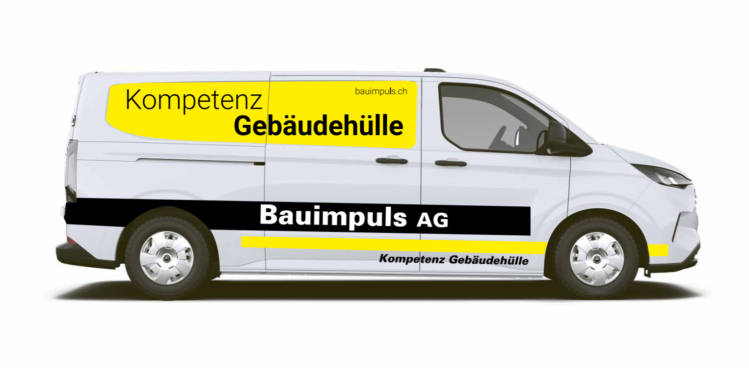 Weißer Firmenwagen mit gelben und schwarzen Beschriftungen für Bauunternehmen, inklusive Website-URL, auf weißem Hintergrund.