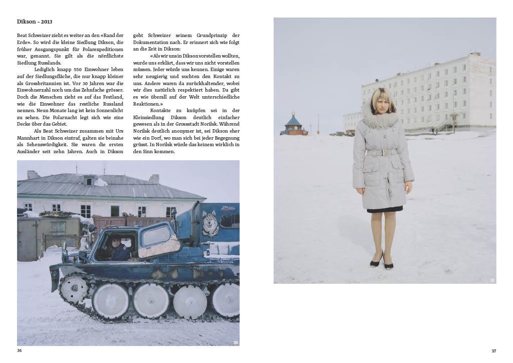 Seite 36 und 37 eines Buches mit Text über Dikson, Darstellung eines Panzers und eines Wolkenkratzers in winterlicher Schneelandschaft, Fotos von einem Mädchen im Winterkleid vor einem weißen Gebäude.