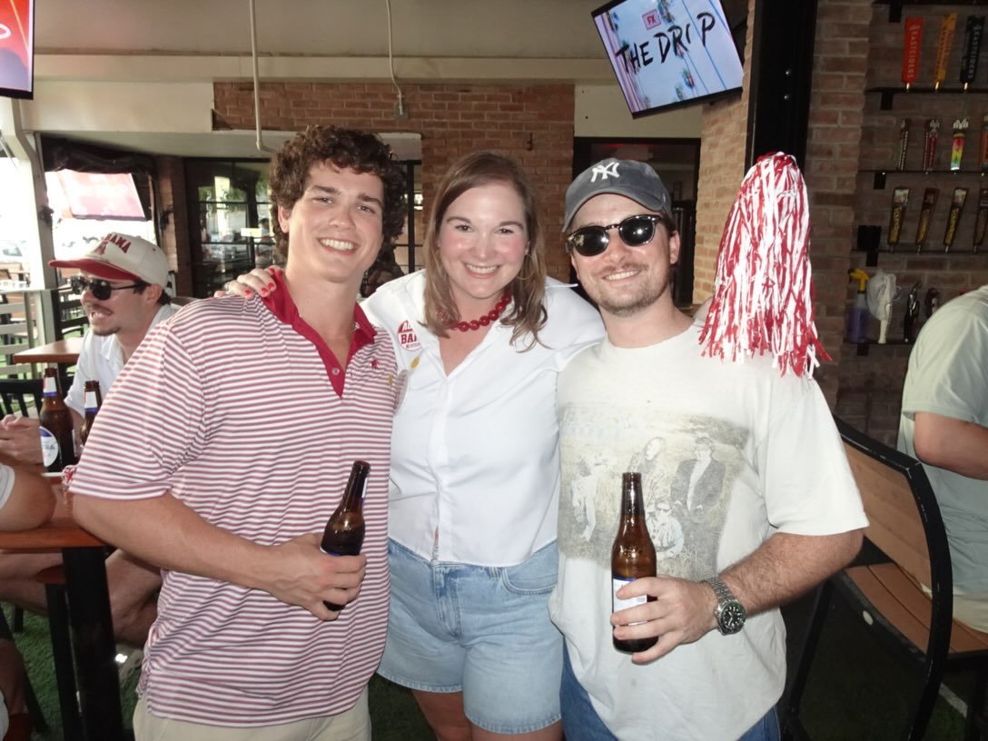 The Tide strikes again⚡️#chopchop

Thanks for hanging out with us @starbaraustin for 8 hours!! Join us again next week for Alabama vs. South Carolina at 6:00PM!! 🤩🏈❤️

RTR🐘