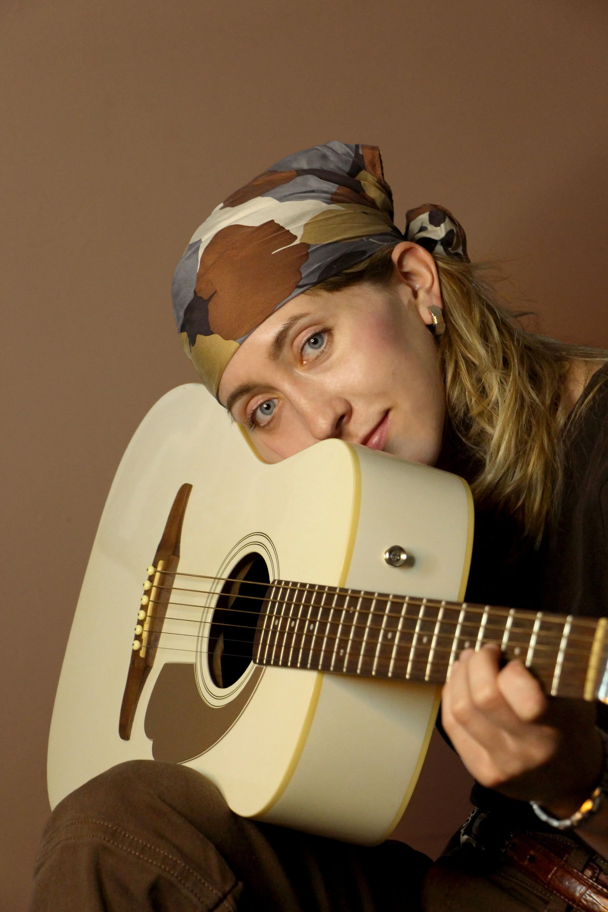 leanonguitar.jpg