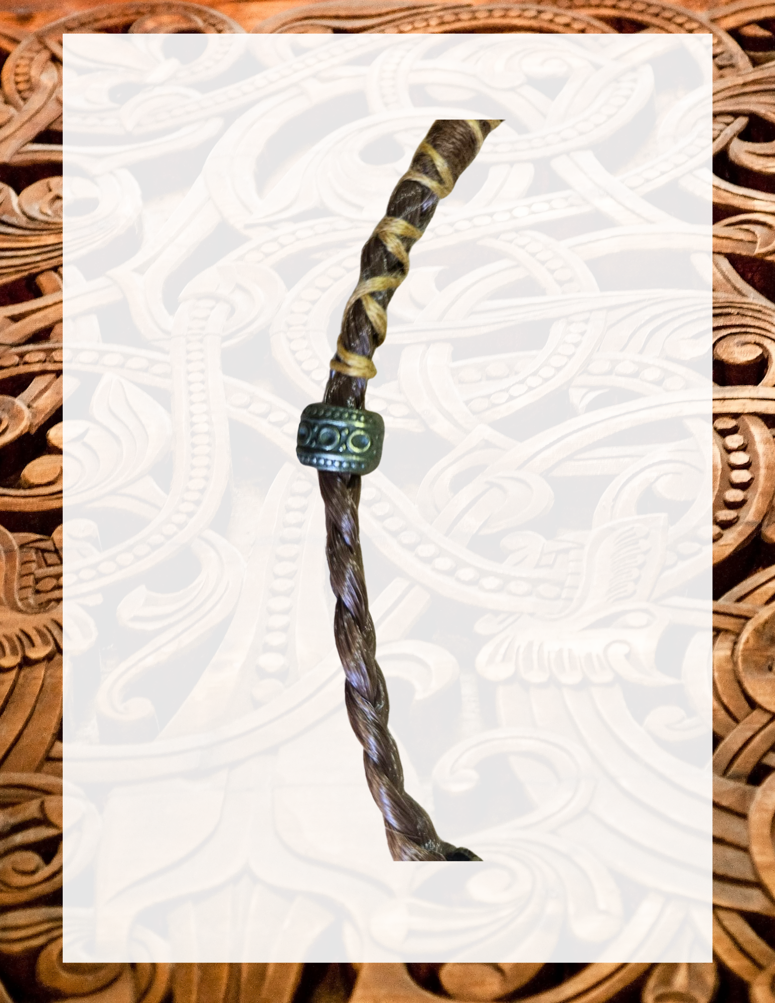 dreadlock-brune-detail-perle-metallique.jpg
