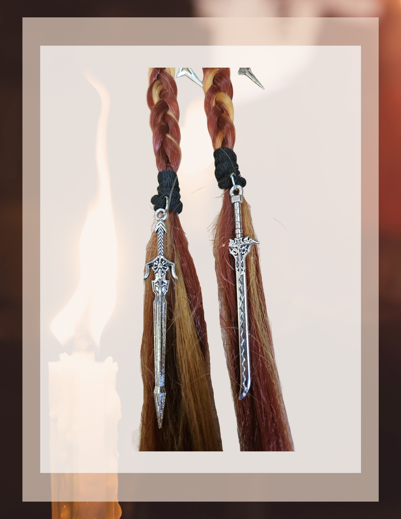 Extrémités de dreadlocks rousses avec perles bleues, finition tressée