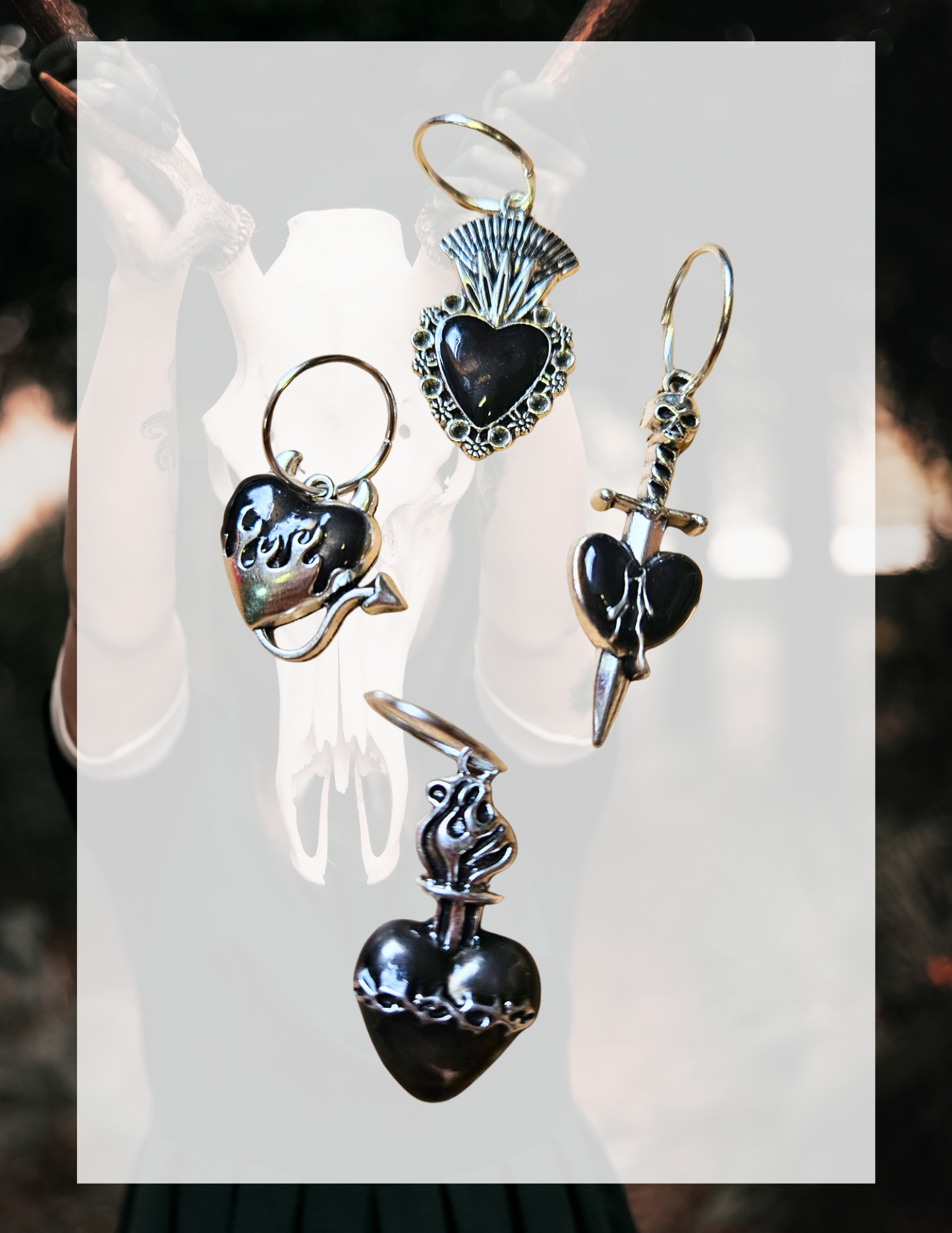 anneaux-charms-coeurs-gothiques-vue-ensemble.jpg