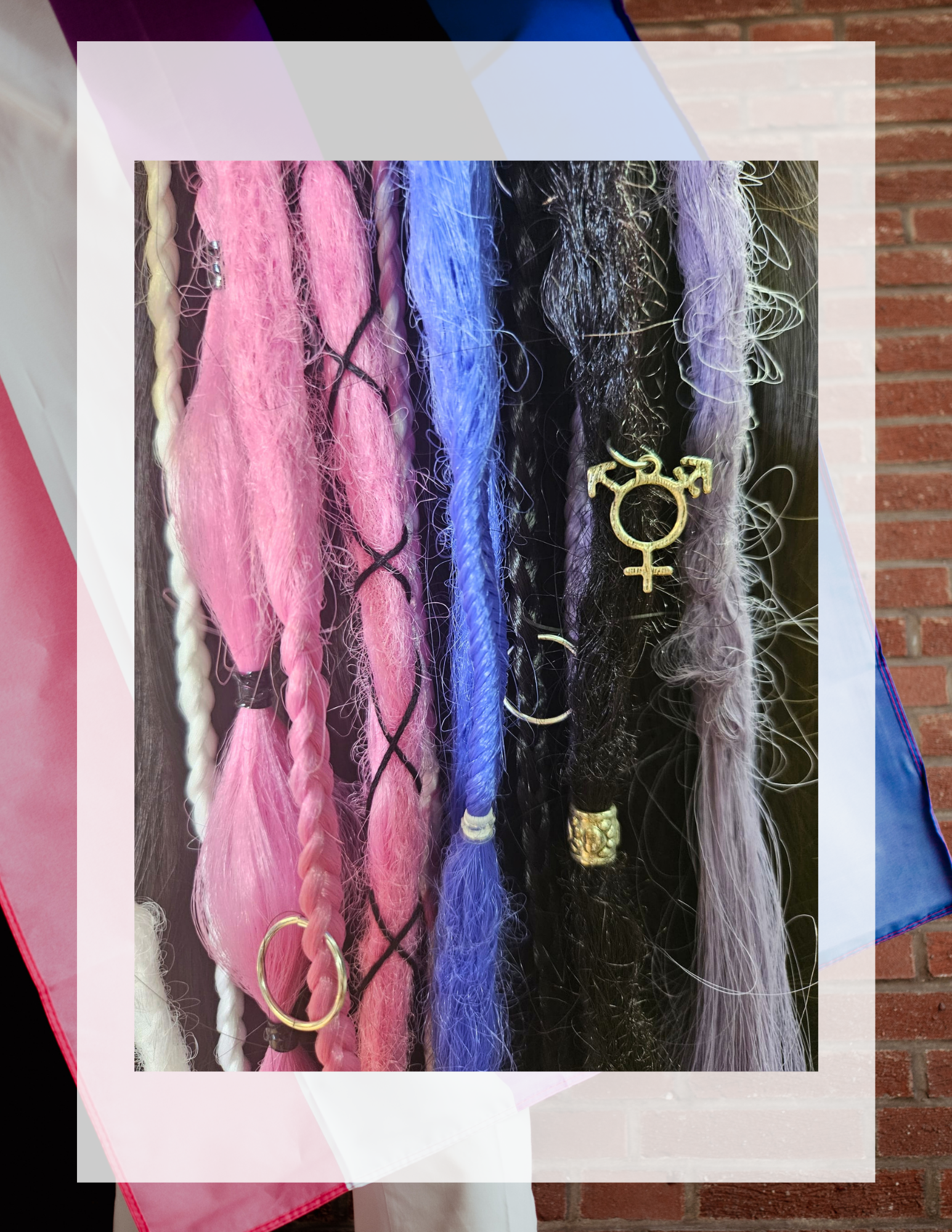 ponytail-aux-couleurs-genderfluid-dreads=zoom-breloque-trans