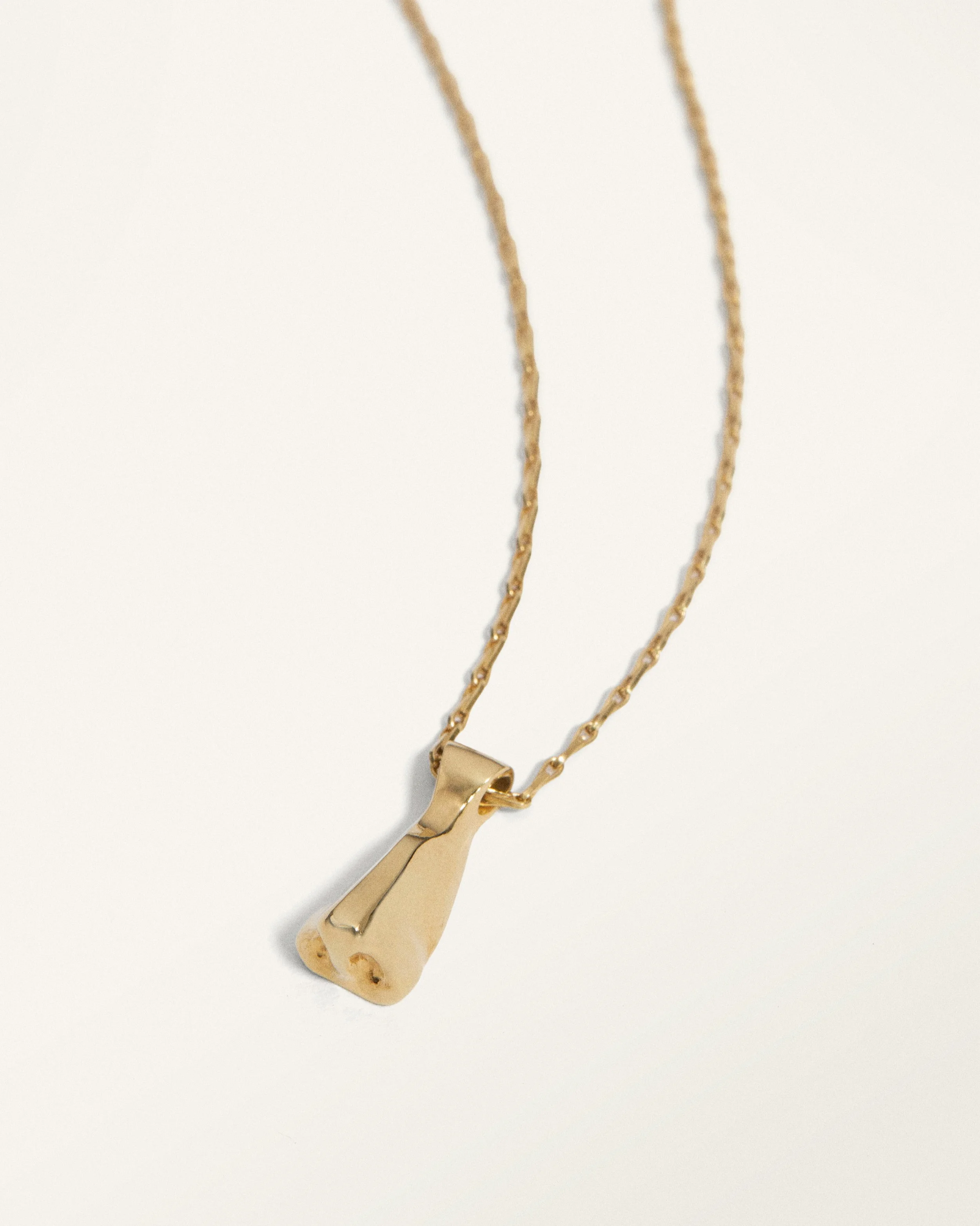 Nosey Parker (Gold)