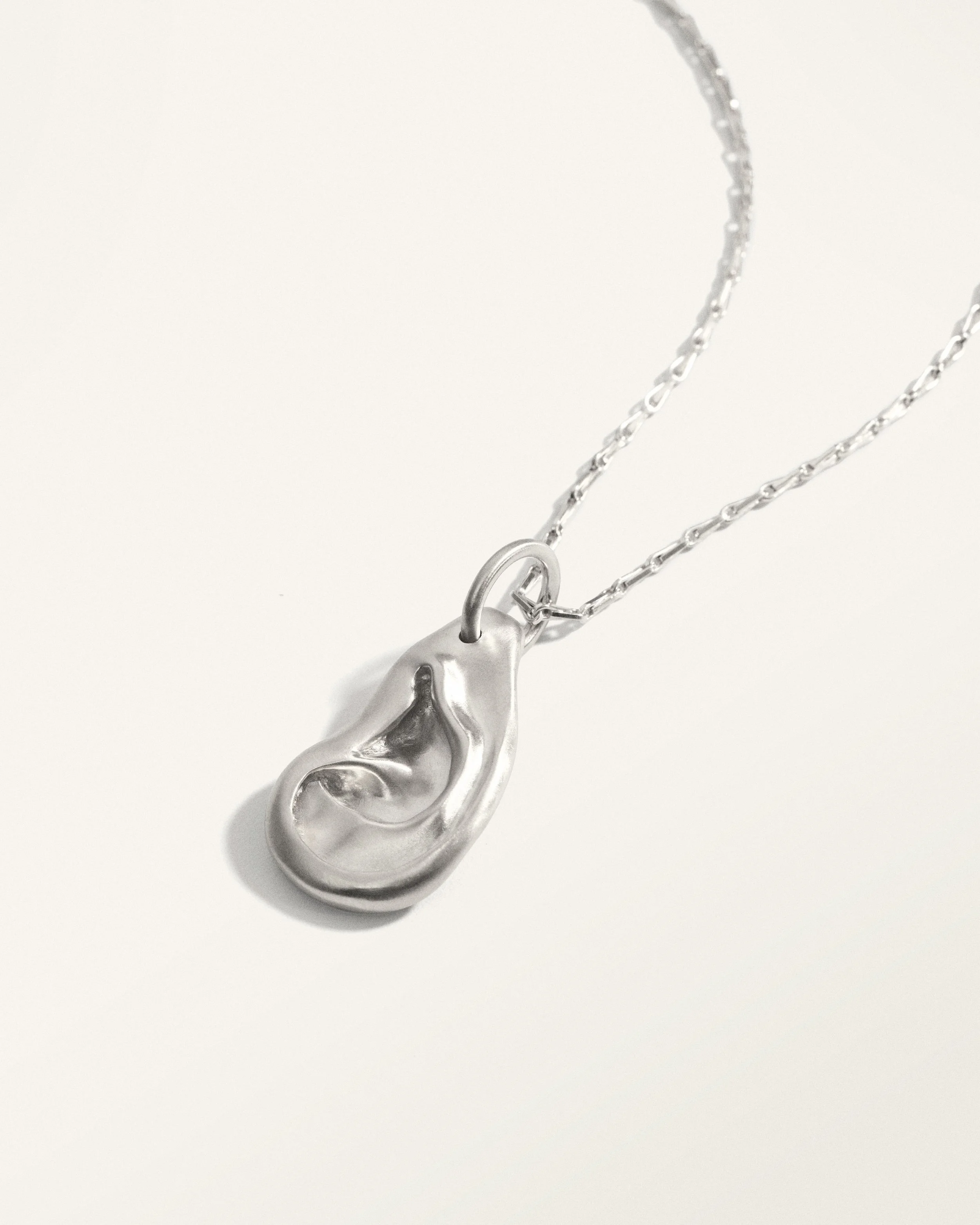 Tagtraum_Ear-Necklace_b_silver.jpg