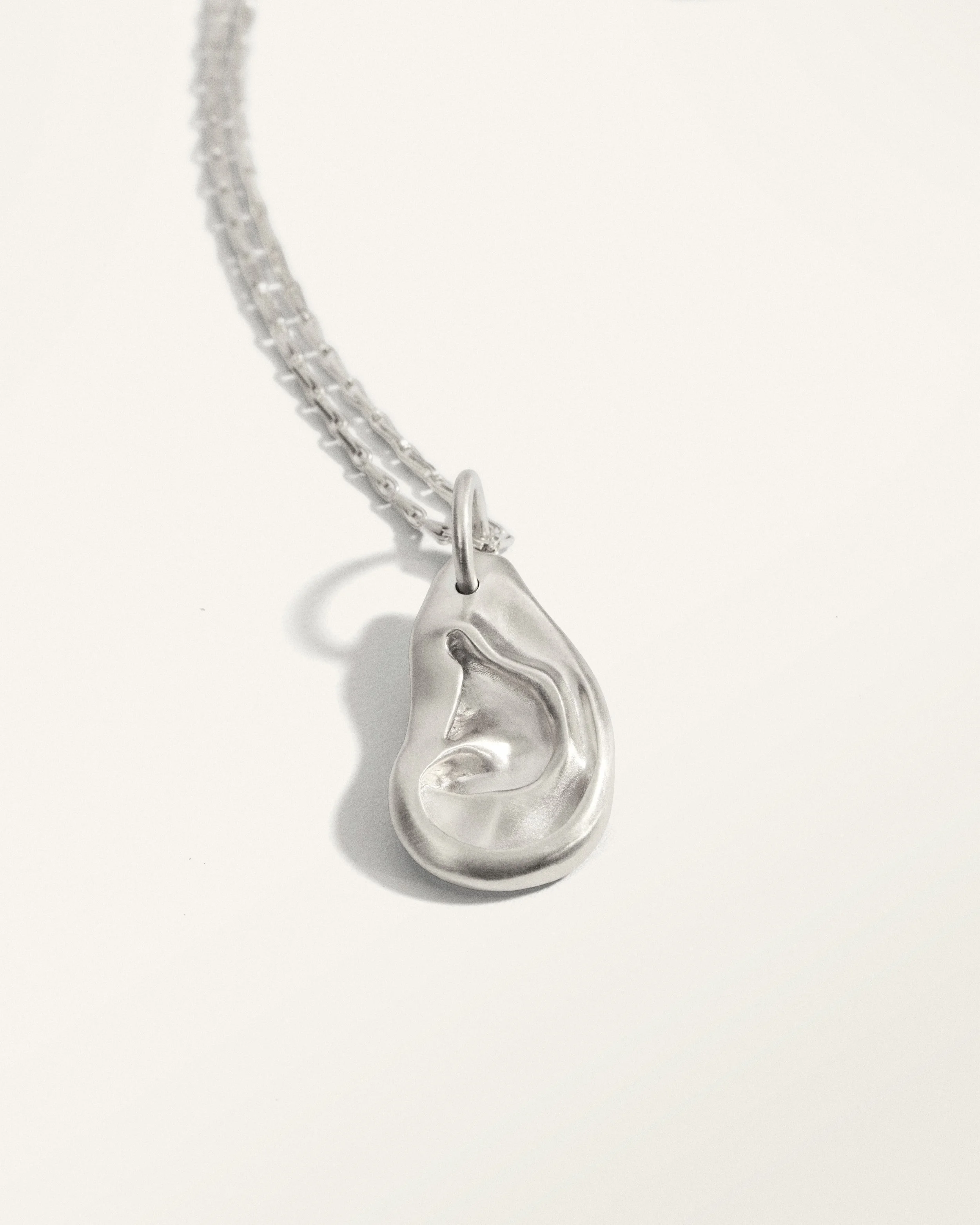Tagtraum_Ear-Necklace_c_silver.jpg