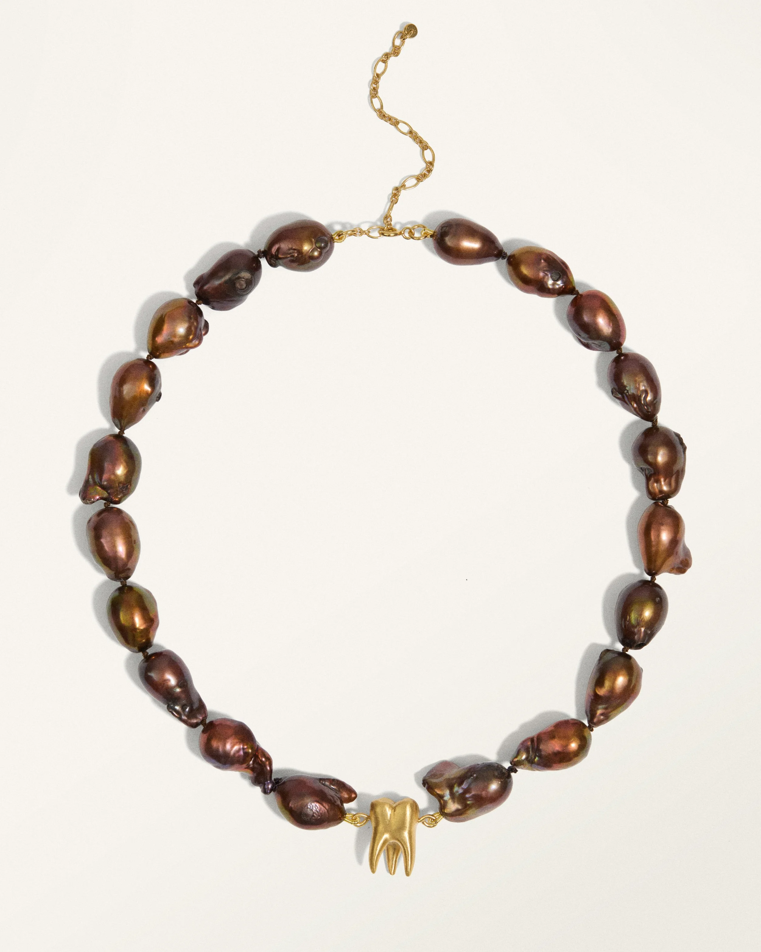 Tagtraum_Tooth-Necklace1_b.jpg