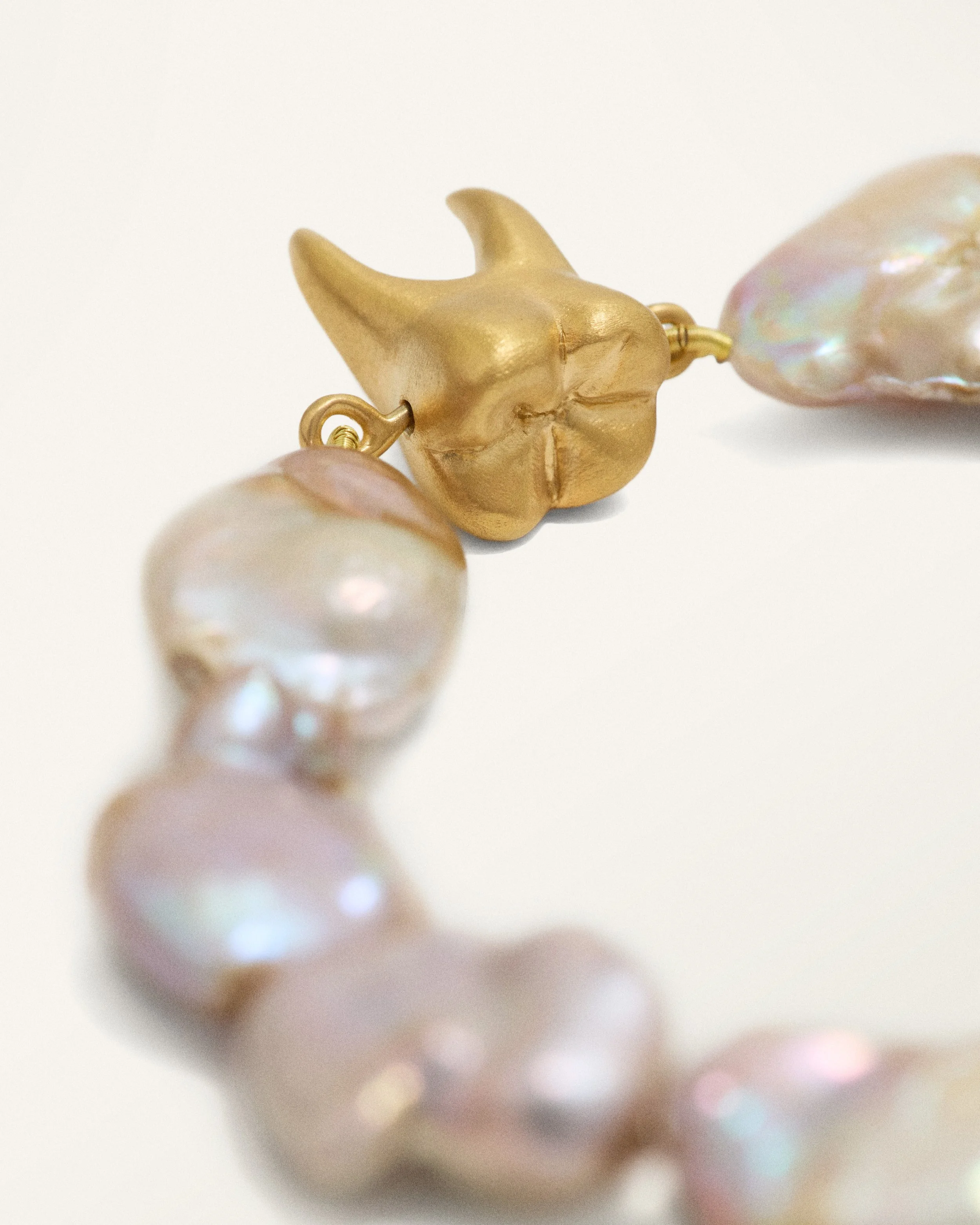 Tagtraum_Tooth-Necklace2_c.jpg
