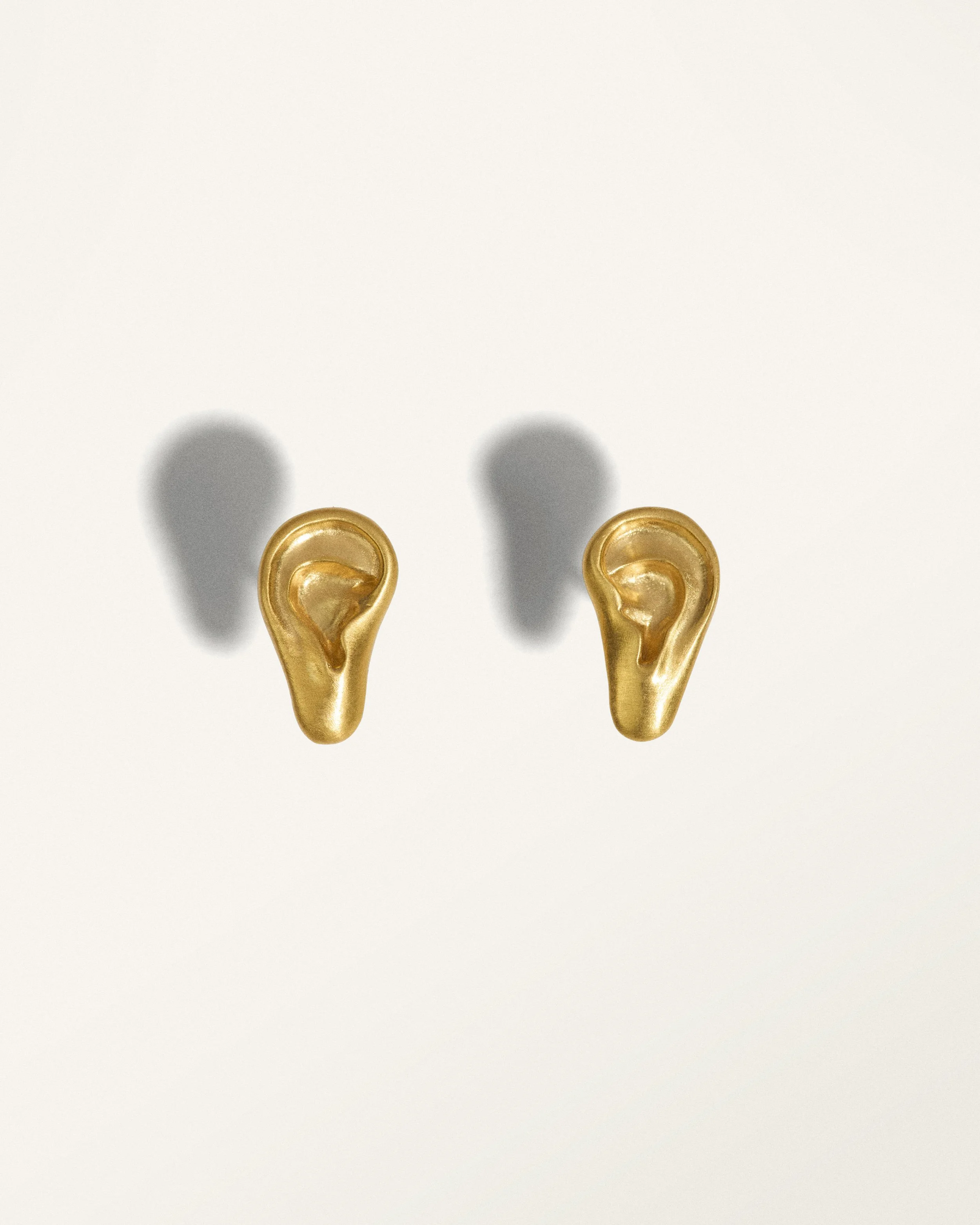 Tagtraum_Ear-studs_c_gold.jpg