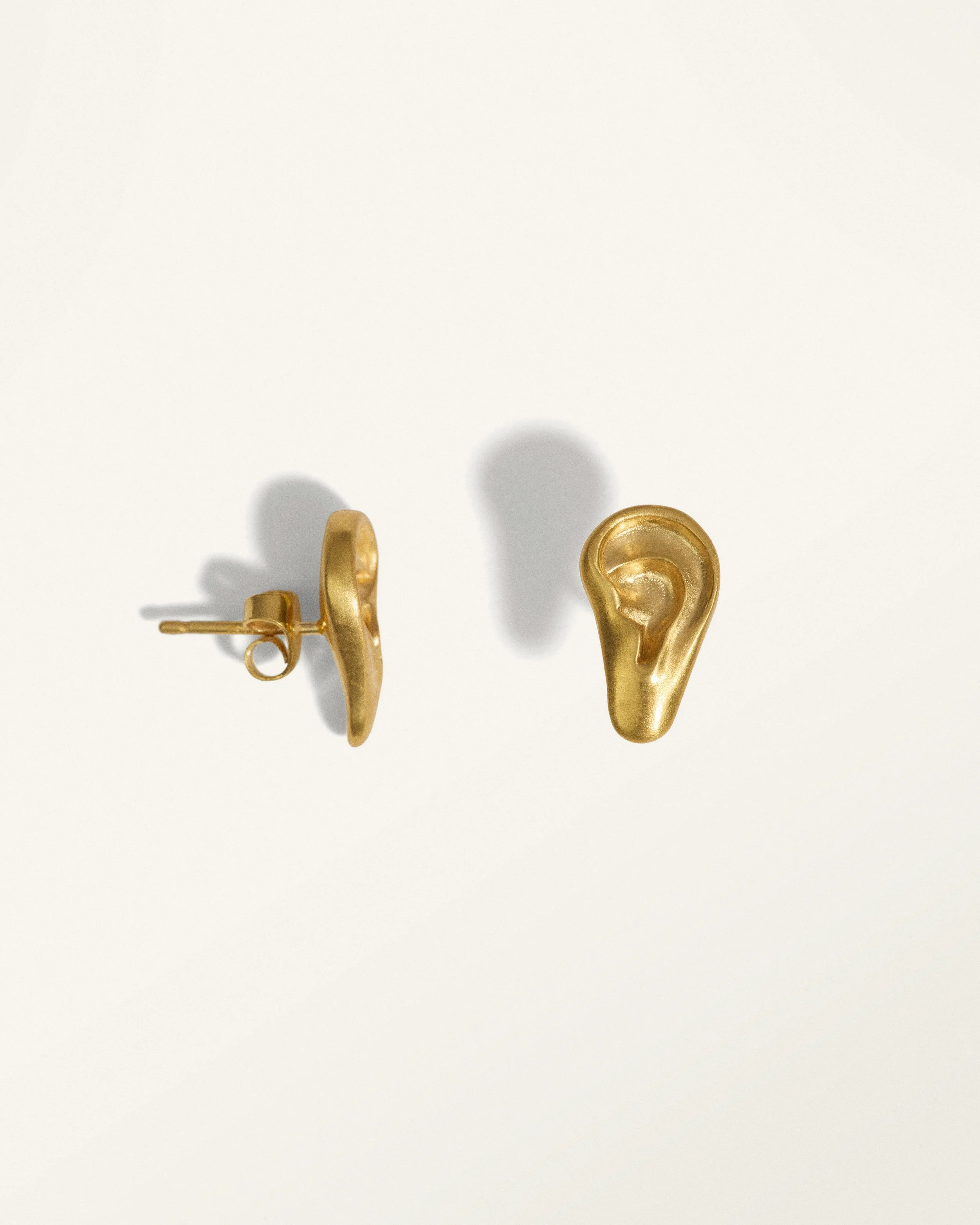 Tagtraum_Ear-studs_b_gold.jpg