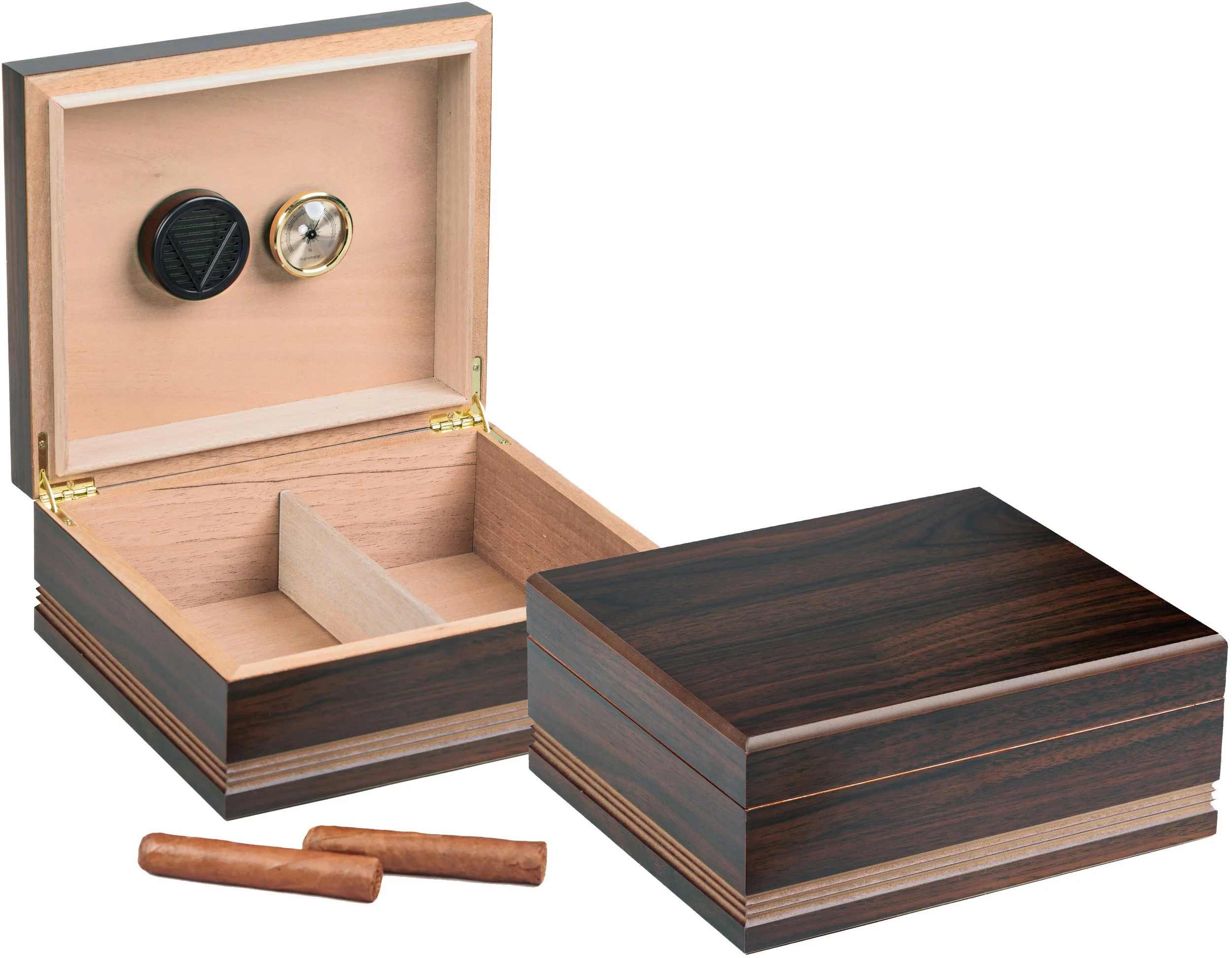 DUKE DESKTOP HUMIDOR — $53.99
Rich walnut desktop humidor with routed-edge styling, humidifier, and hygrometer.
BUY NOW: https://square.link/u/oBx3MdQS