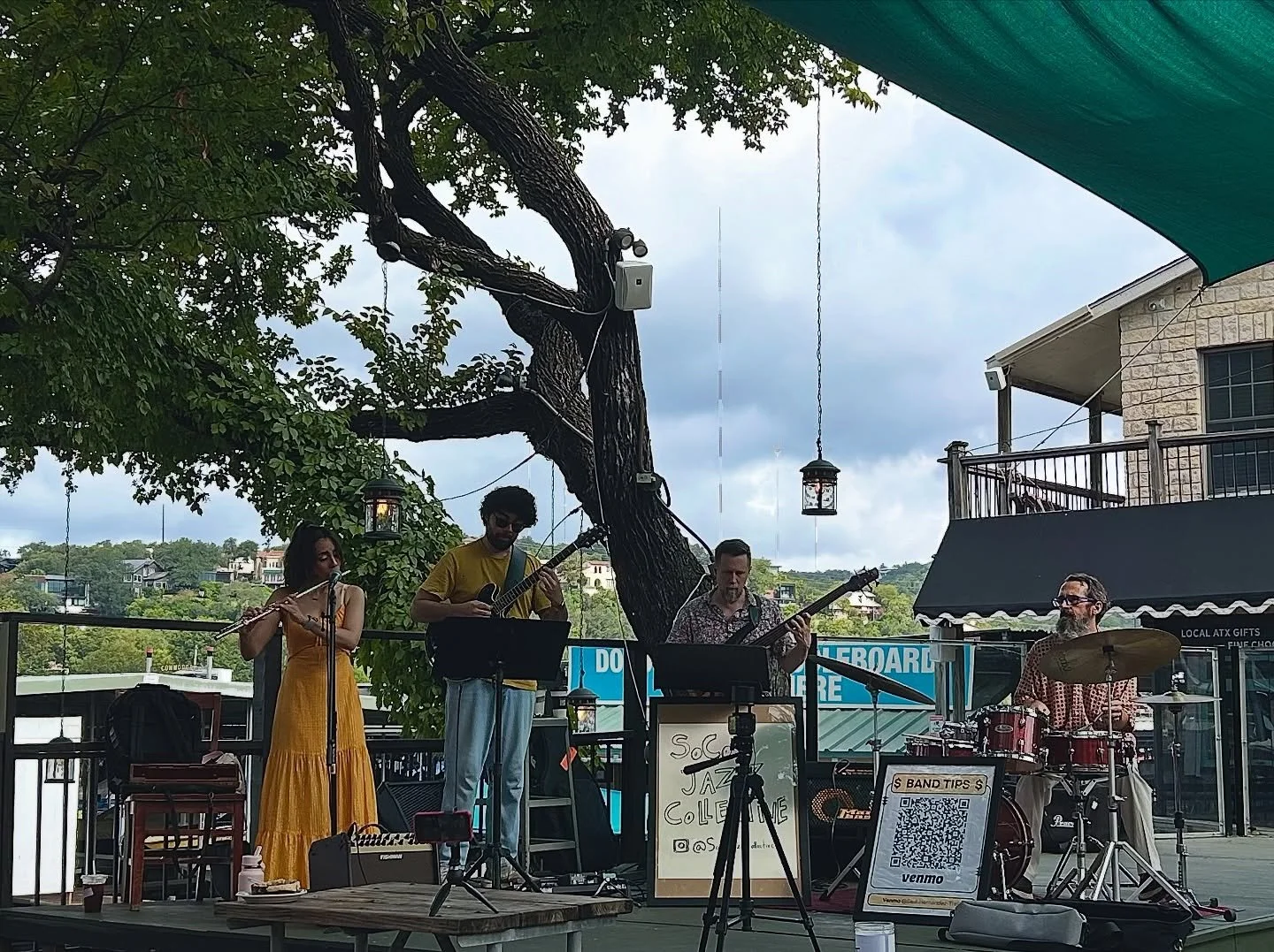 Jazz, coffee, and breakfast tacos on the lake 😍