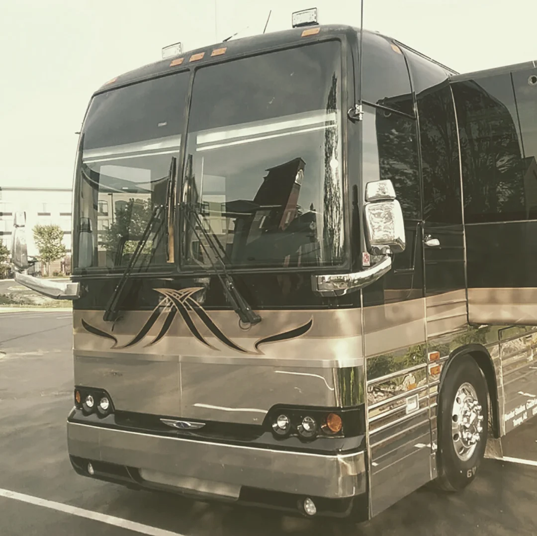 Bordur Entertainer Coach 8