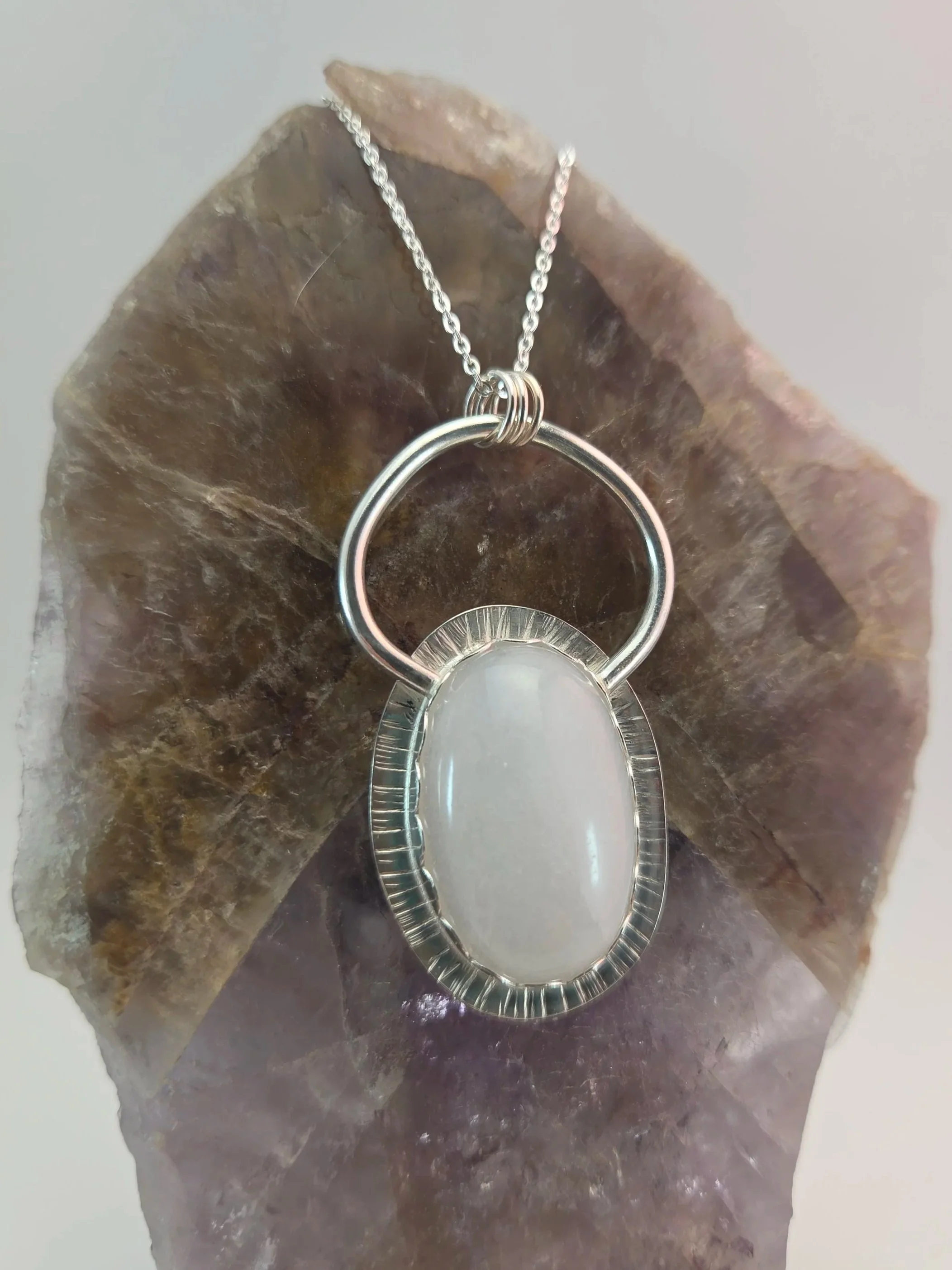White+quartz+pendant.jpg