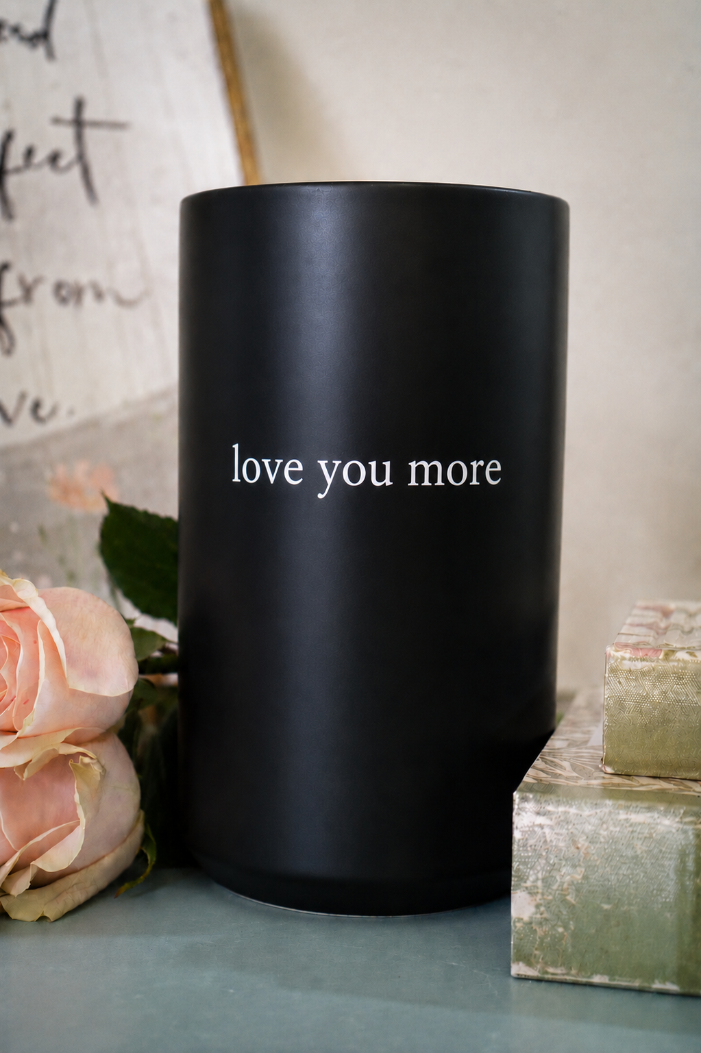 lymblackvase.png
