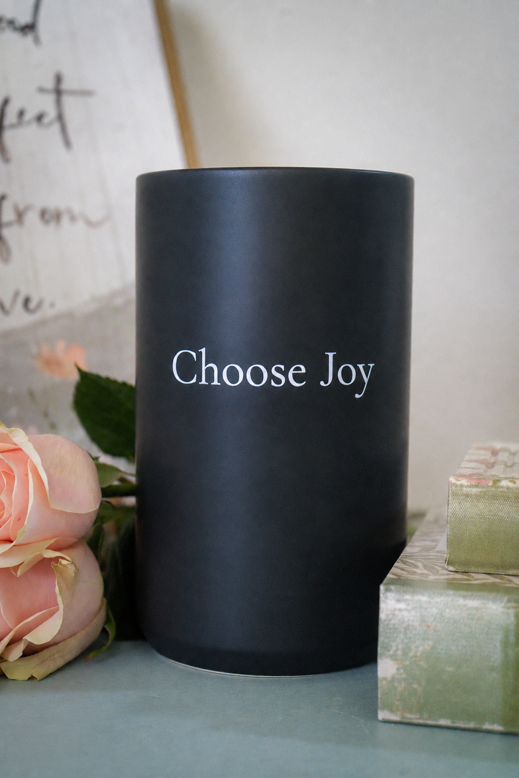 cjblackvase.png