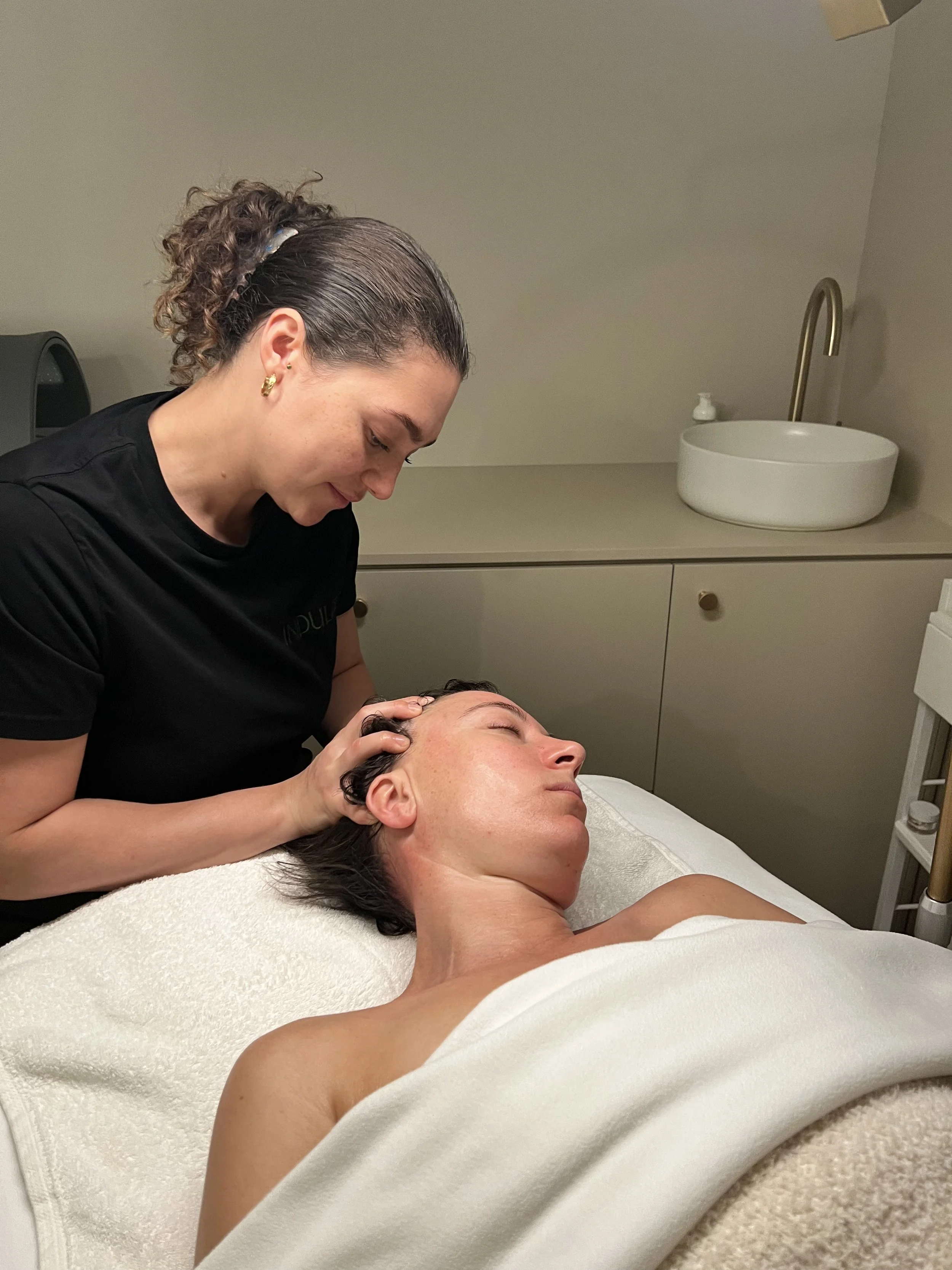 Relaxing scalp massage as part of a luxury Relax Massage at Queenstown Massage in Frankton.