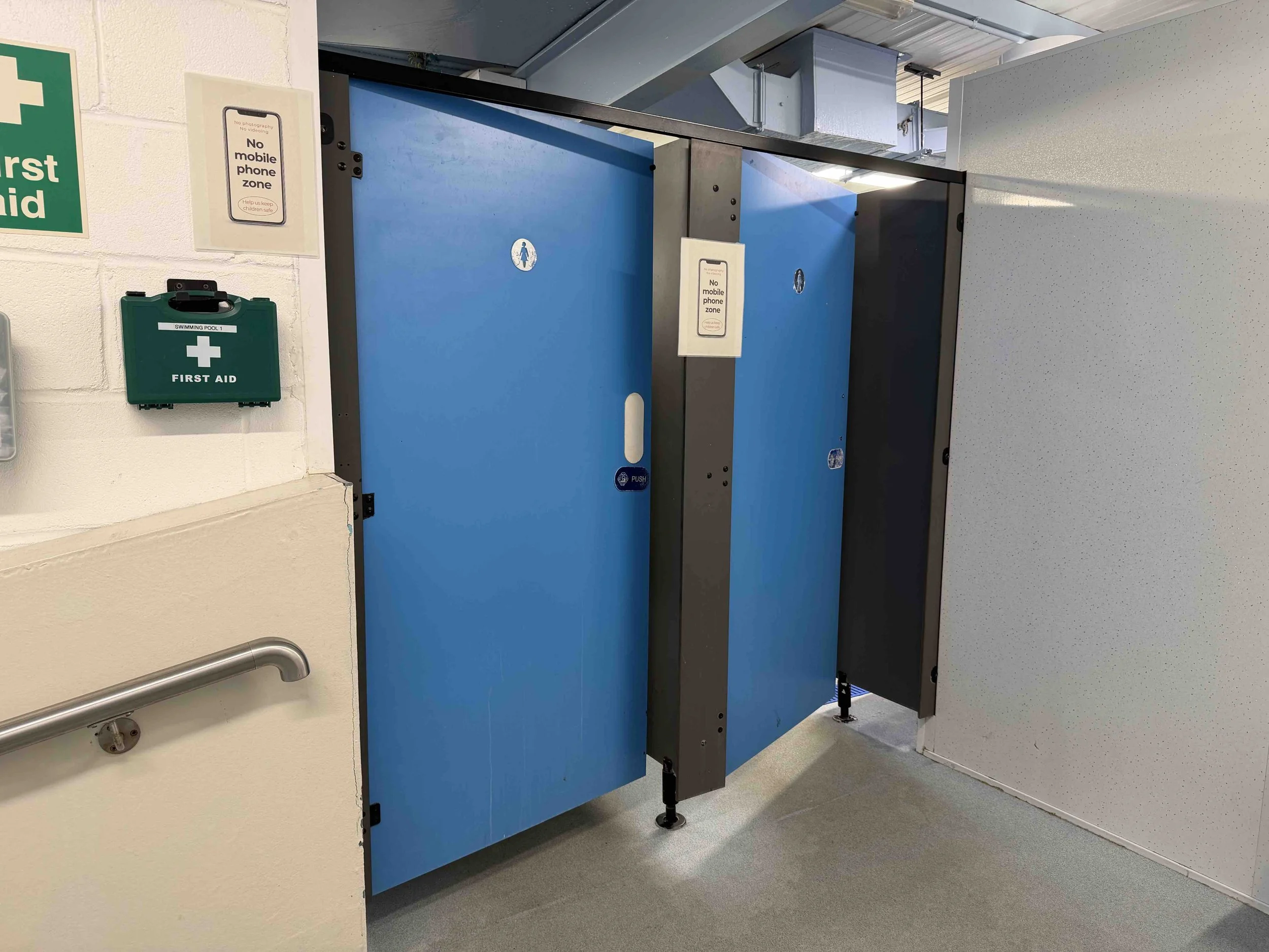Dunottar pool changing rooms 2.jpg