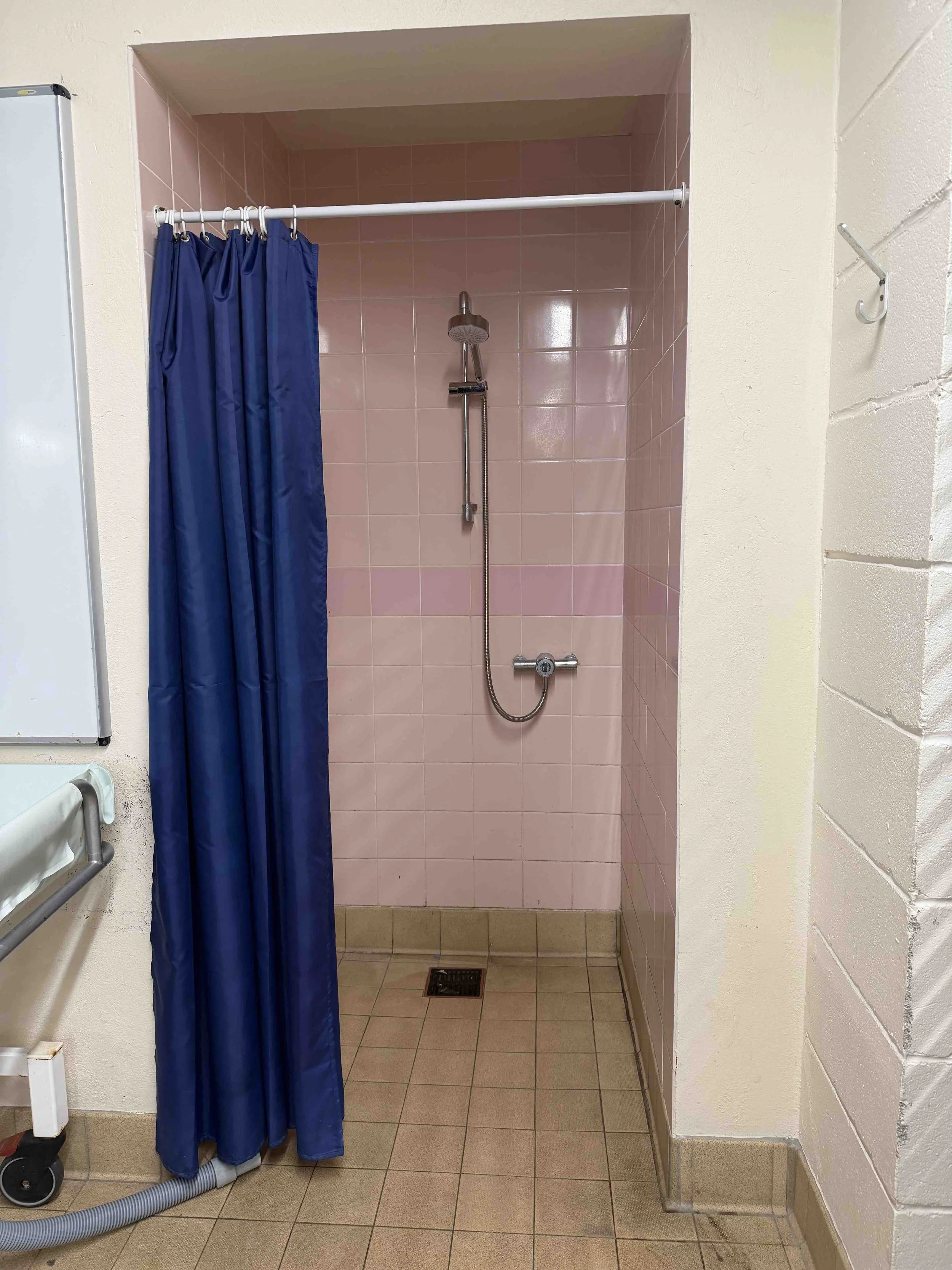 Brooklands pool shower 1.jpg