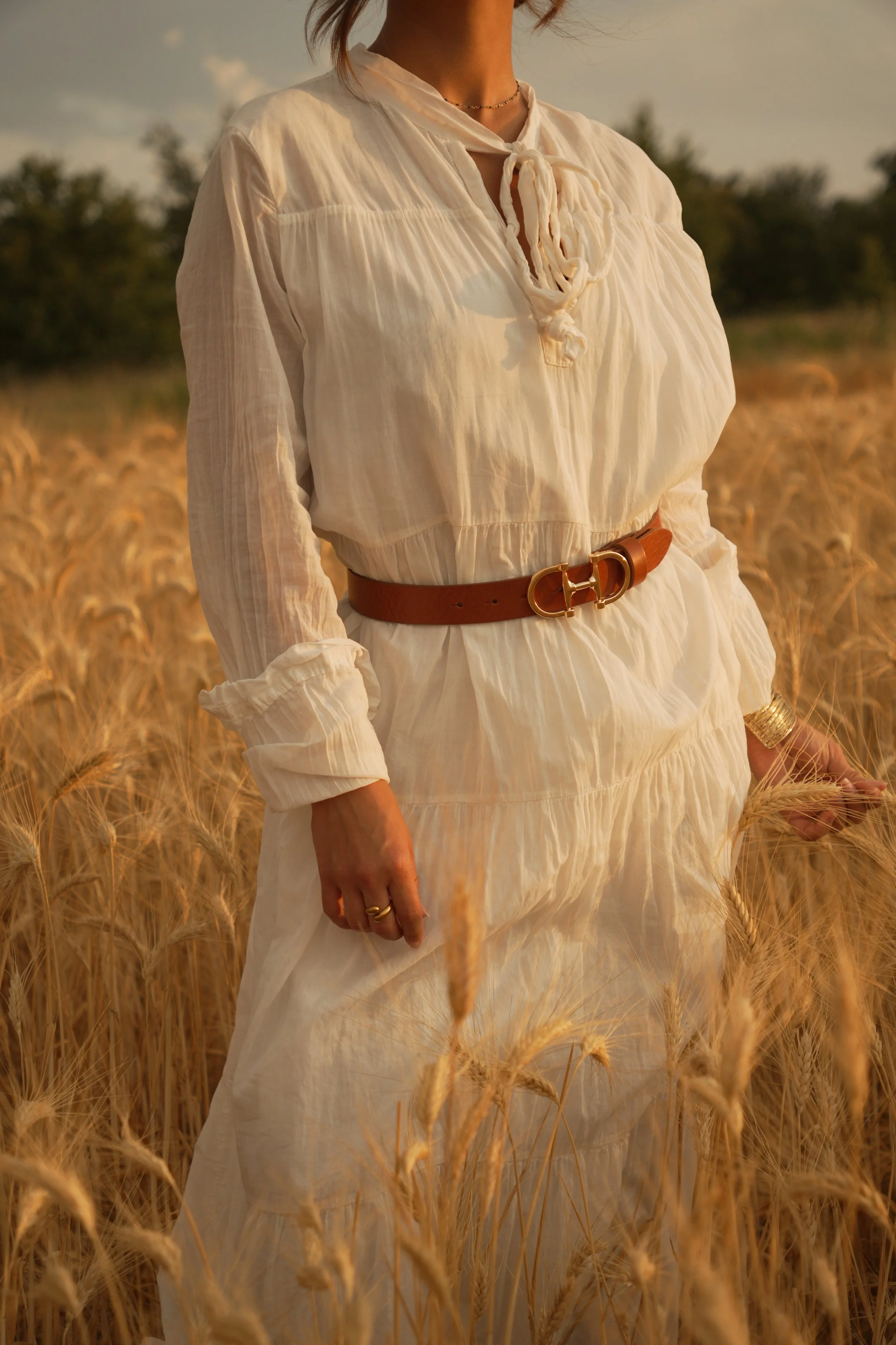 ceinture en cuir noisette et boucle dorée double mord modele jeanne