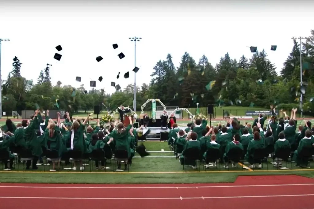 Vashon High School Class of 2023 graduates