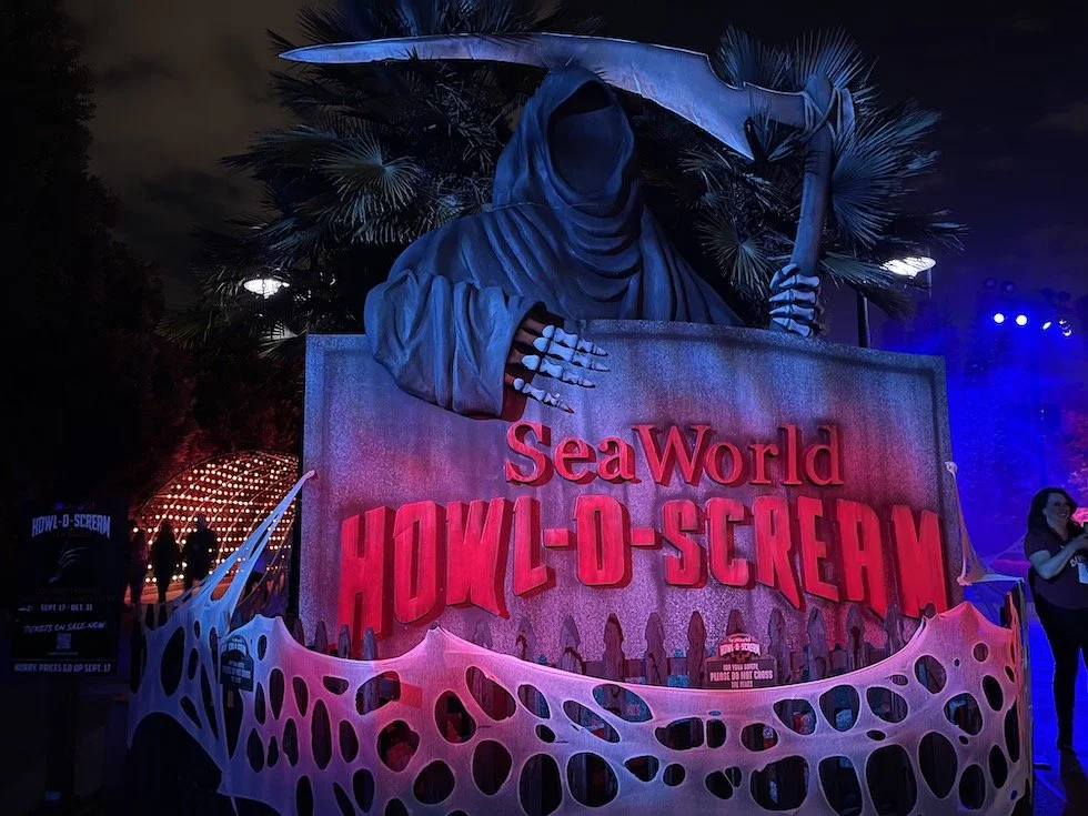 The Gathering - Howl-O-Scream - SeaWorld San Diego