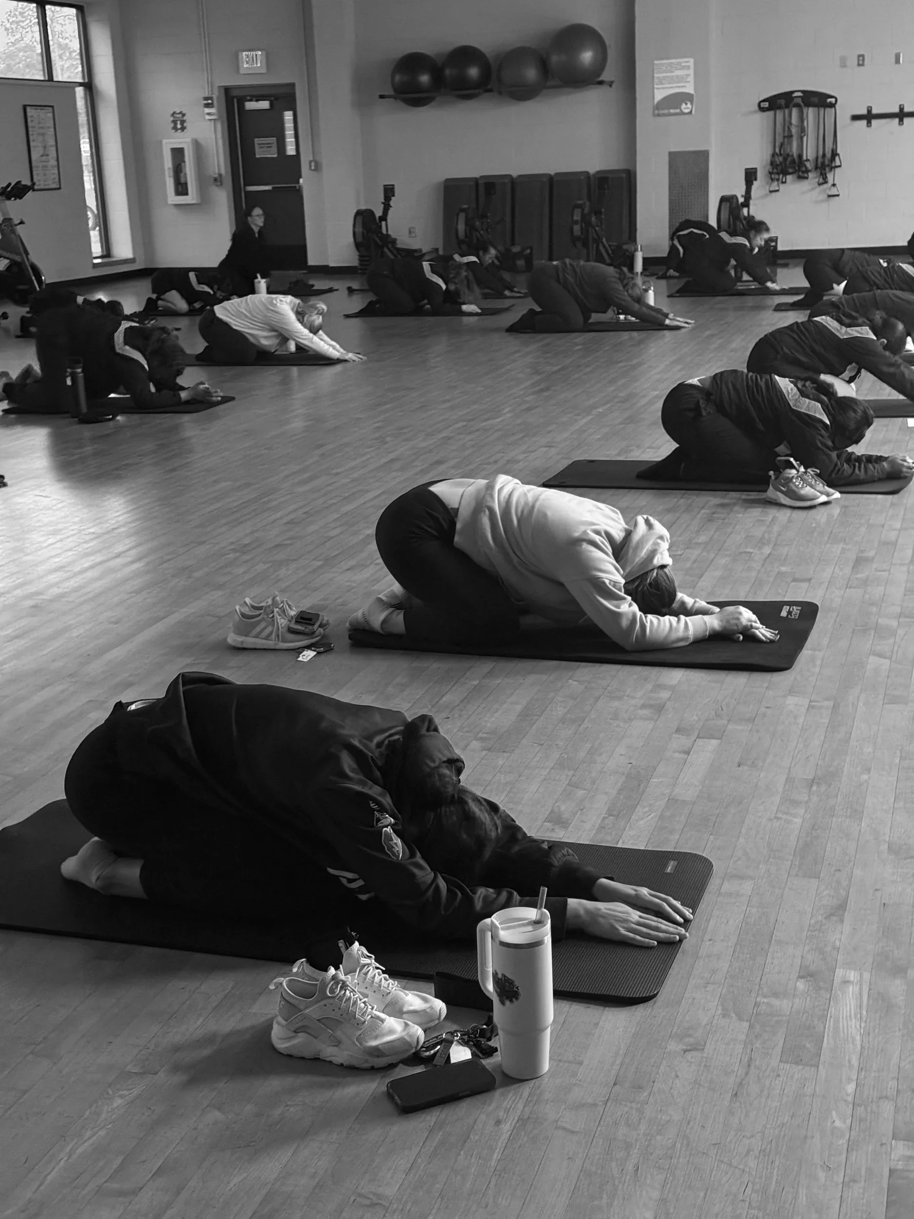 Sátin Marché teaching perinatal yoga at Fort Stewart as part of volunteer community wellness work