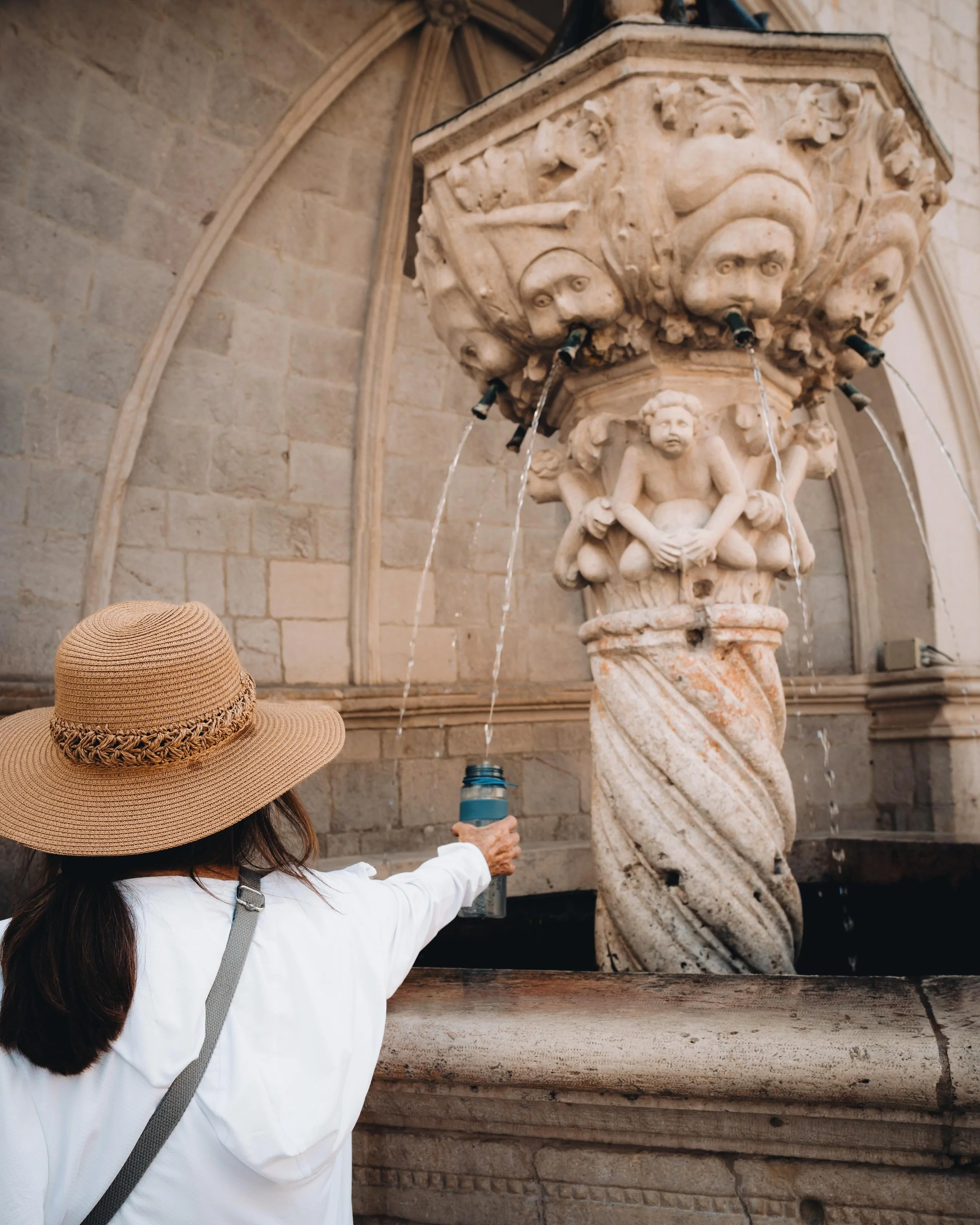 Old town, new lens

First day of the holiday in Dubrovnik. Started off the hot summer day with coffee and a photo walk.☀️💦☕️

📷 Sony A6400 @sony.nordic 
Viltrox Air 15mm f1.7 @viltrox.nordic 

#dubrovnik #shotwithviltrox #viltroxtravelphotochalleng
