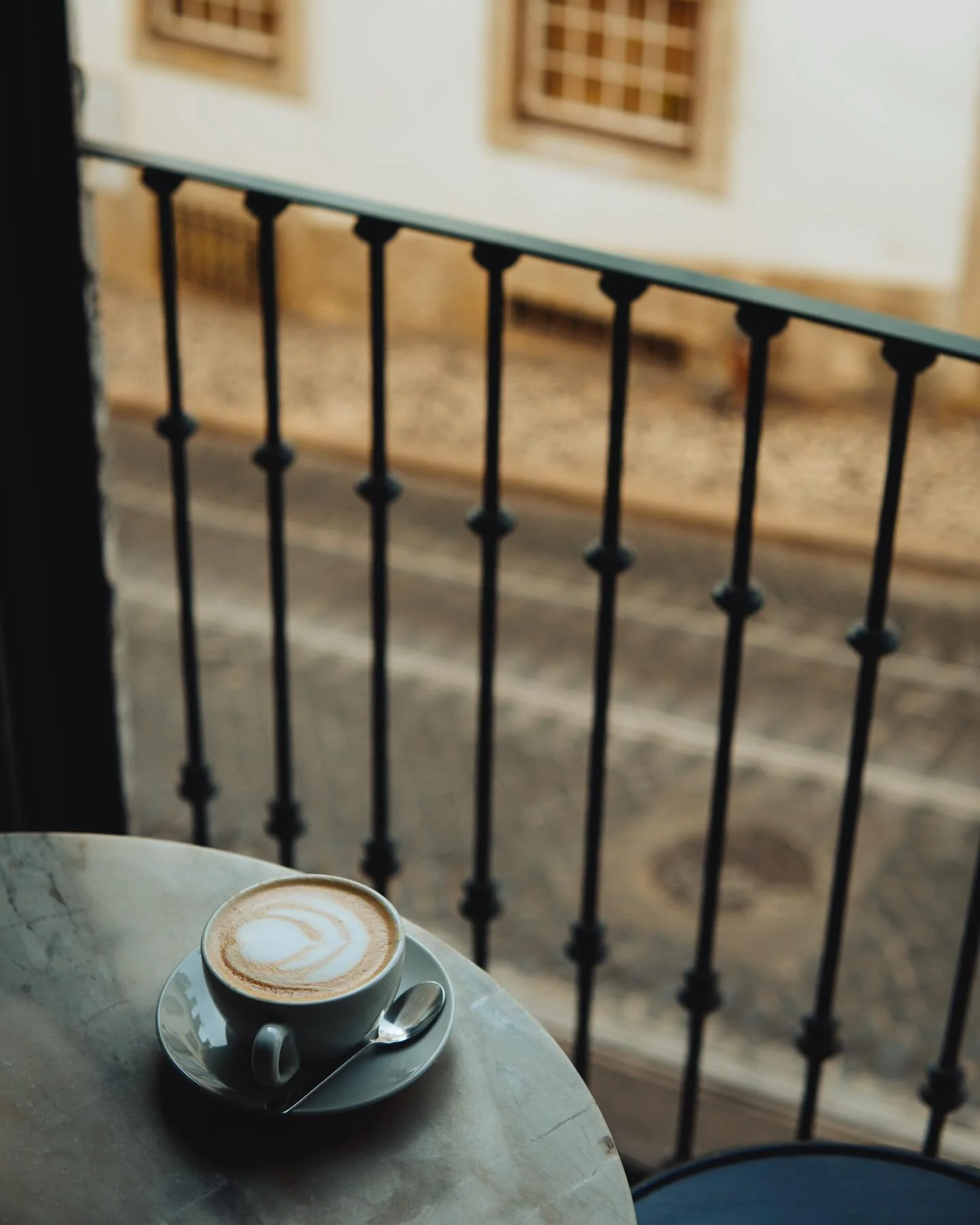 Early morning in Lisbon ☕️🚡🌤️

#visitportugal🇵🇹 #visitlisbon #visitlisboa #lisbonstreets #visitportugal