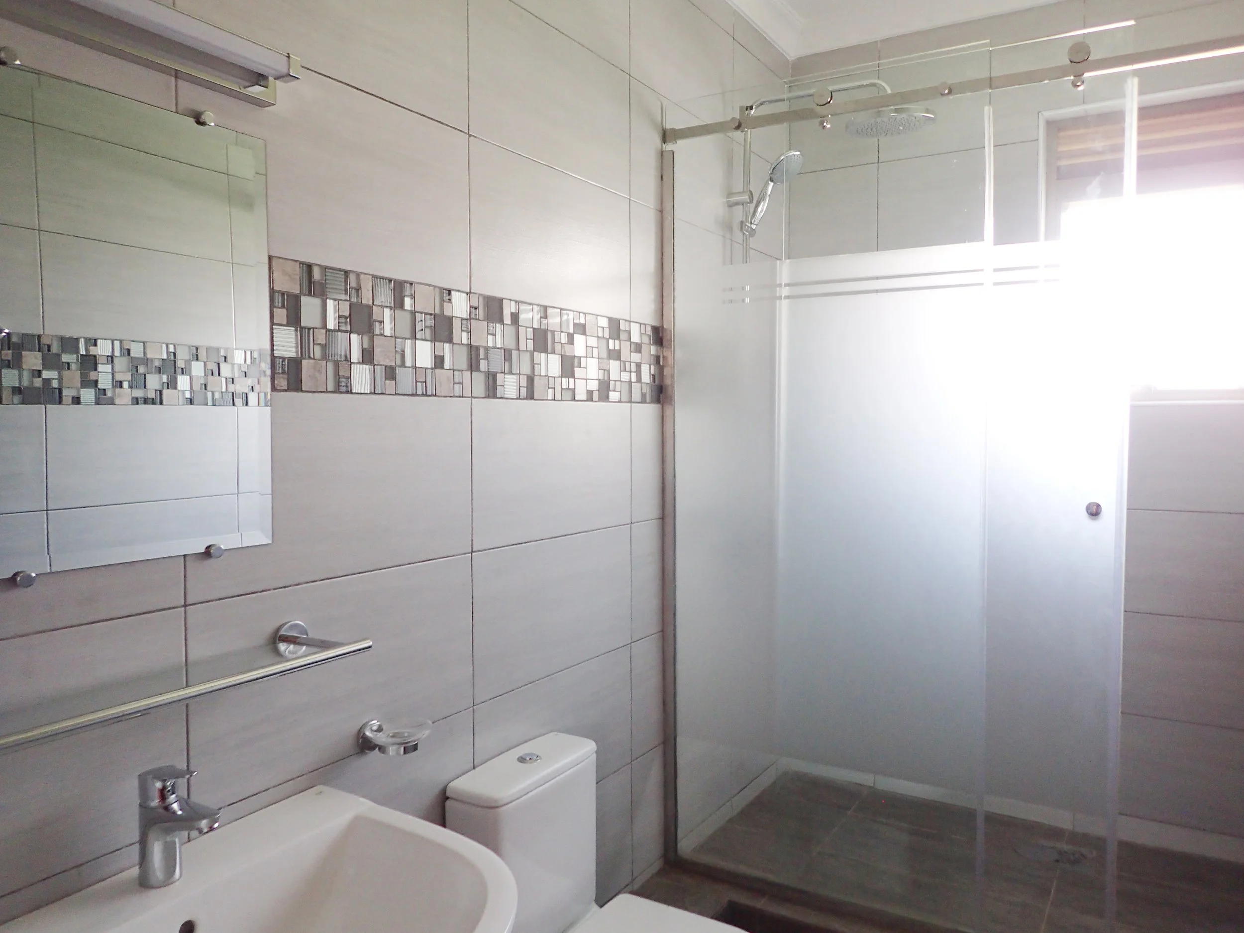 6.1 Bathroom.JPG