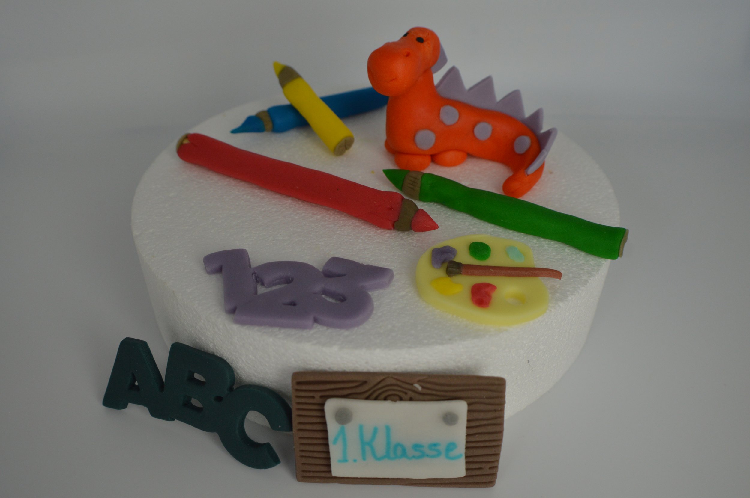 Diplos erster Schultag mit Dekoration