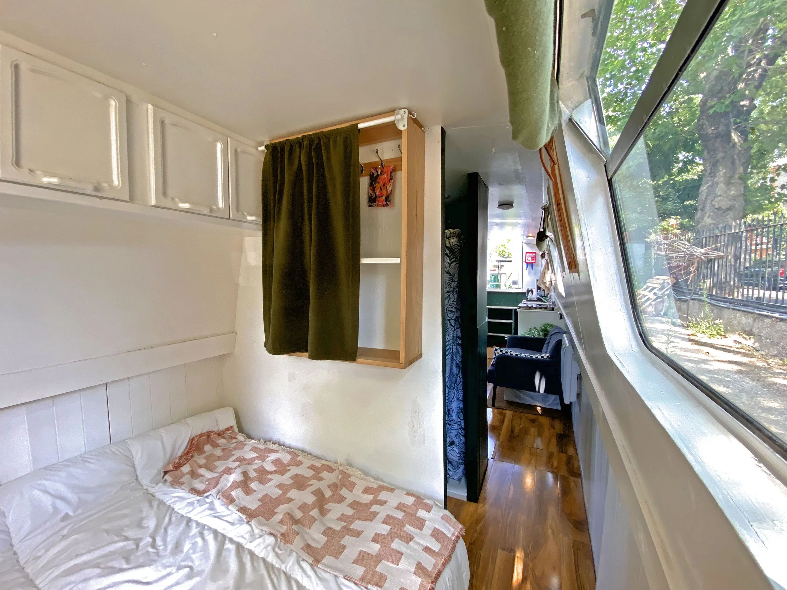 Bedroom to lounge.jpg