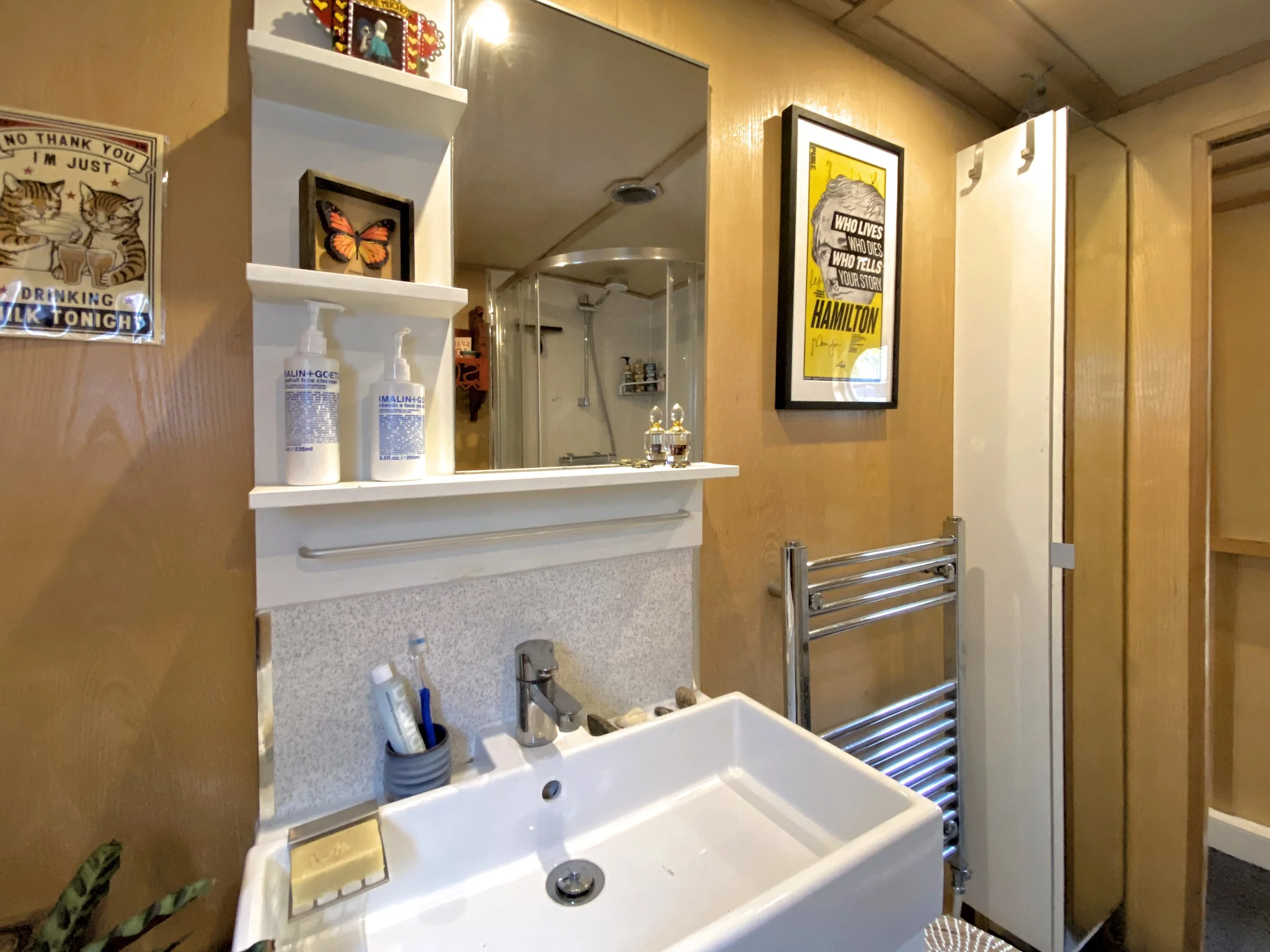 Bathroom 2.jpg