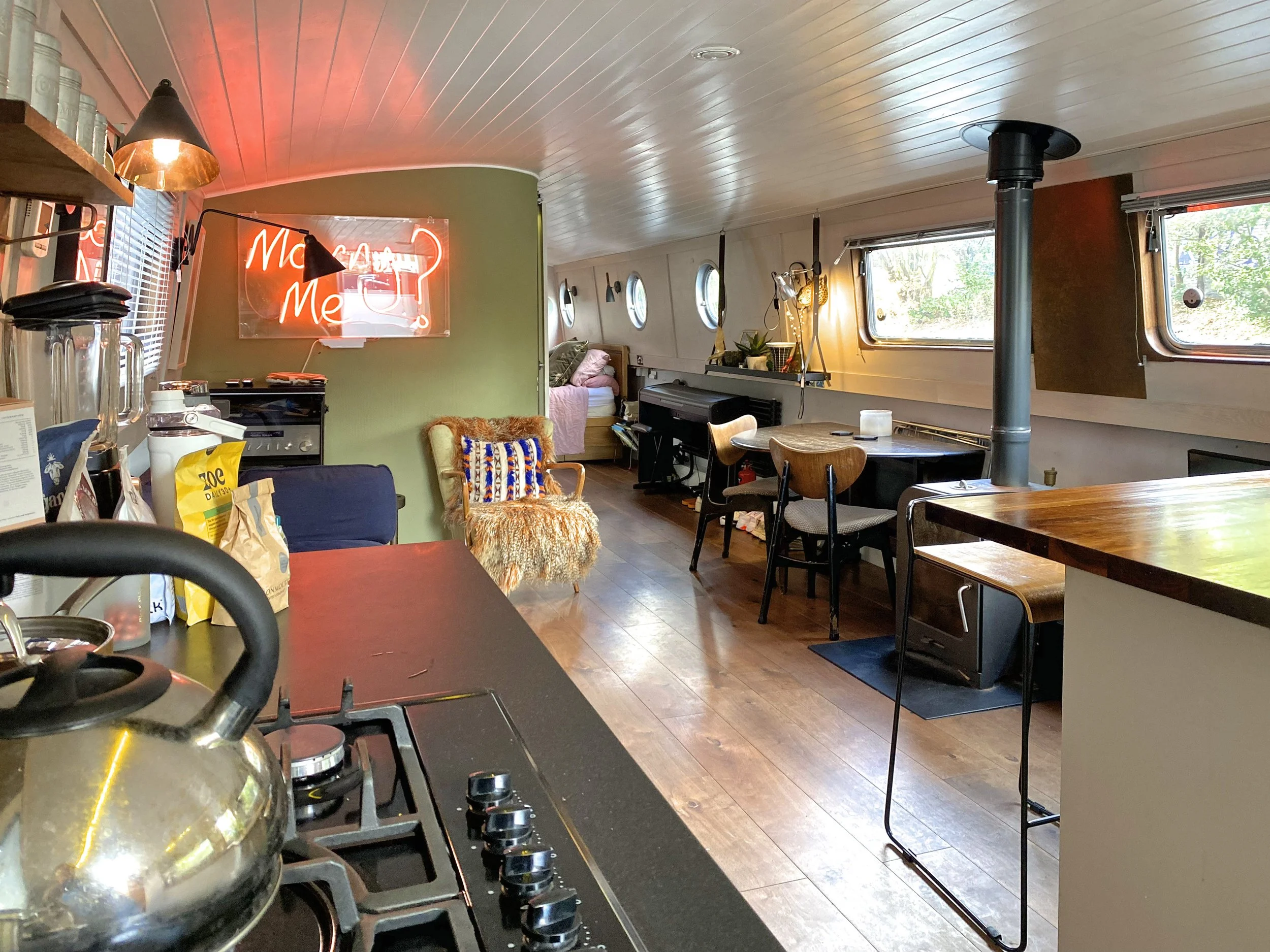 Great Widebeam Houseboat in East London