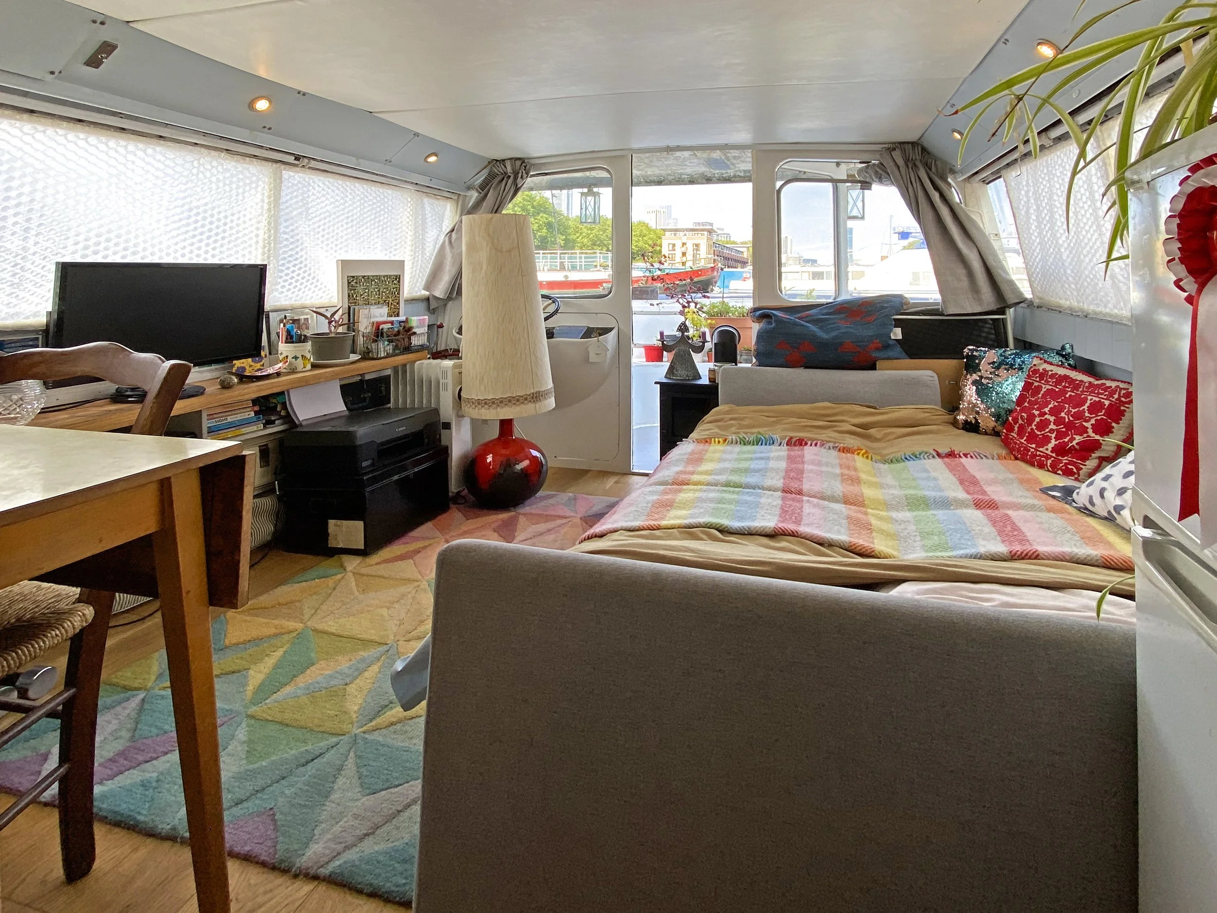 lounge 1.jpg